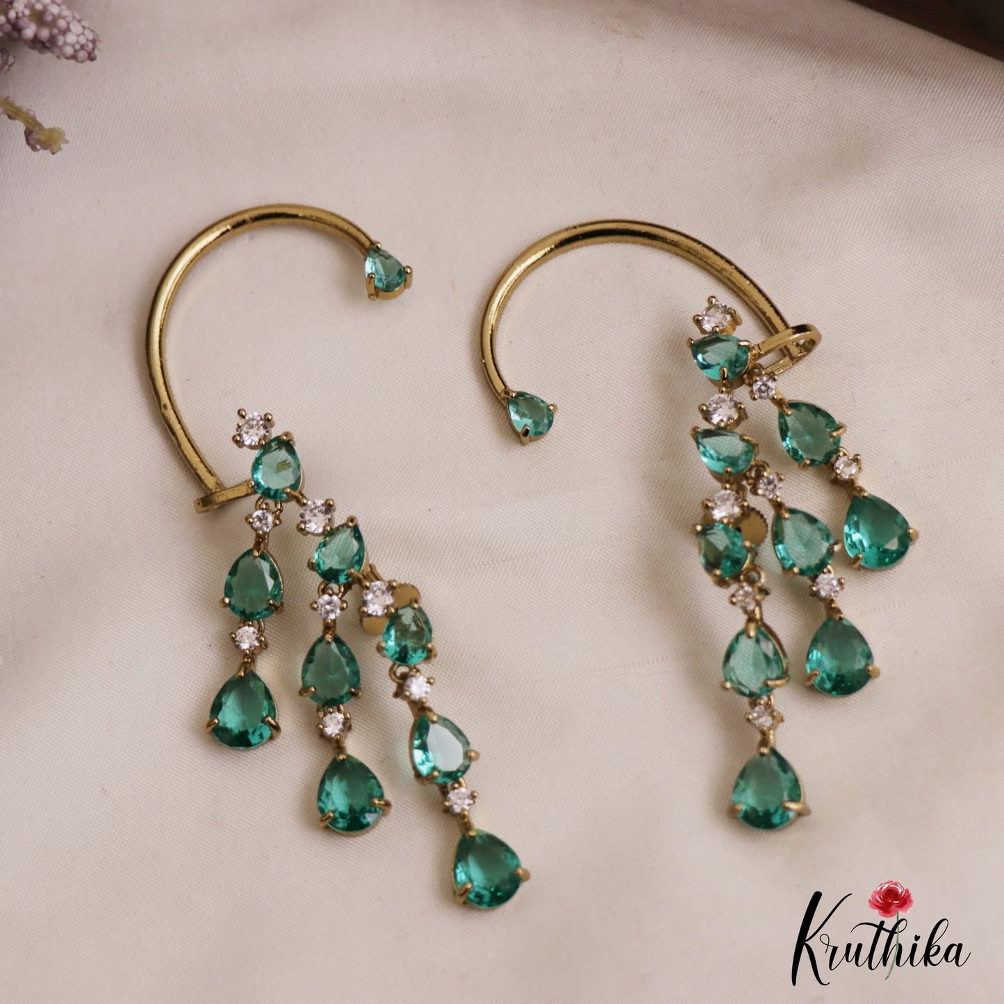 Trendy Teardrop Motifs CZ Sparkling Victorian Earcuff E1114 (Available In 2 Colors)