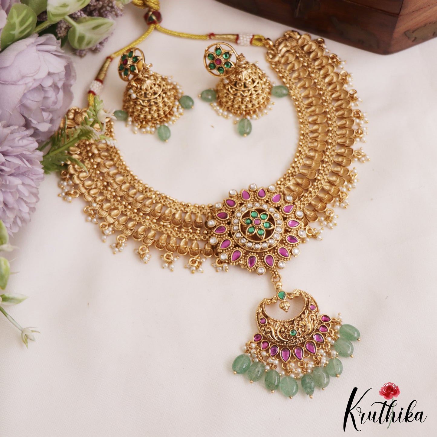 Stunning Antique Leaf Floral Motifs Necklace With Green Bead Drops NC2983