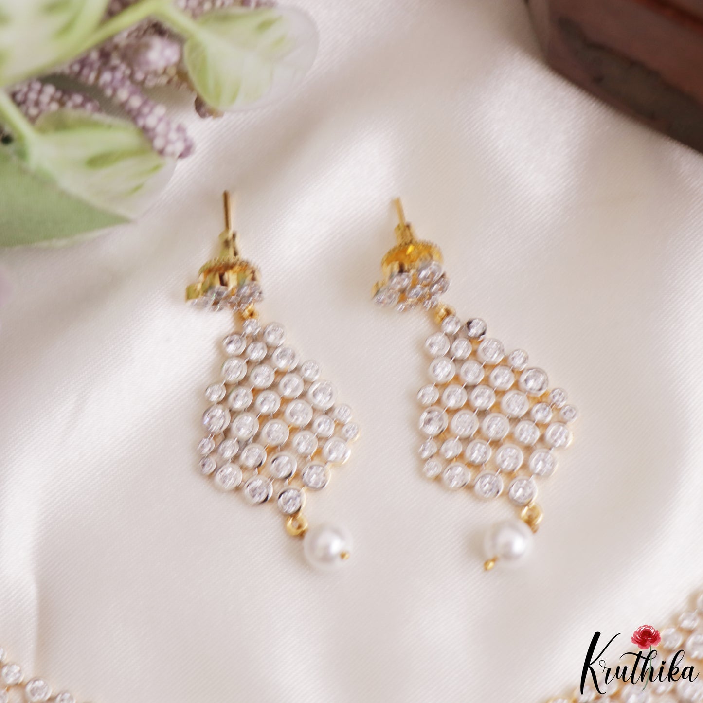 Sparkling Geometric Motifs Hasli CZ Choker NC3247