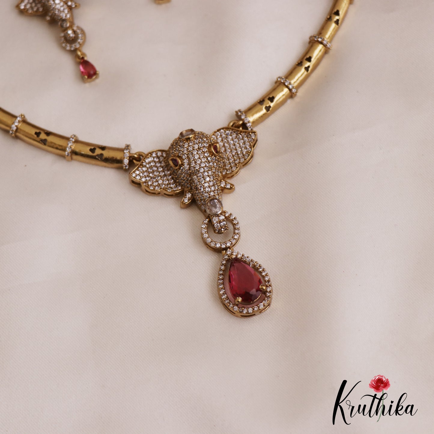 Elegant AD/Victorian Ganesha Motifs Pendant Hasli Necklace NC2735
