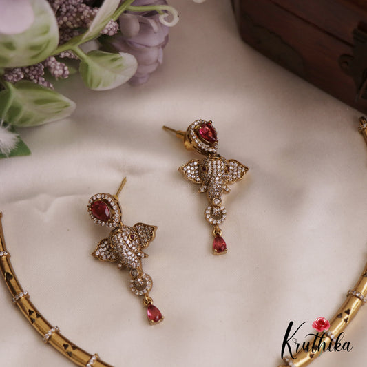 Elegant AD/Victorian Ganesha Motifs Pendant Hasli Necklace NC2735