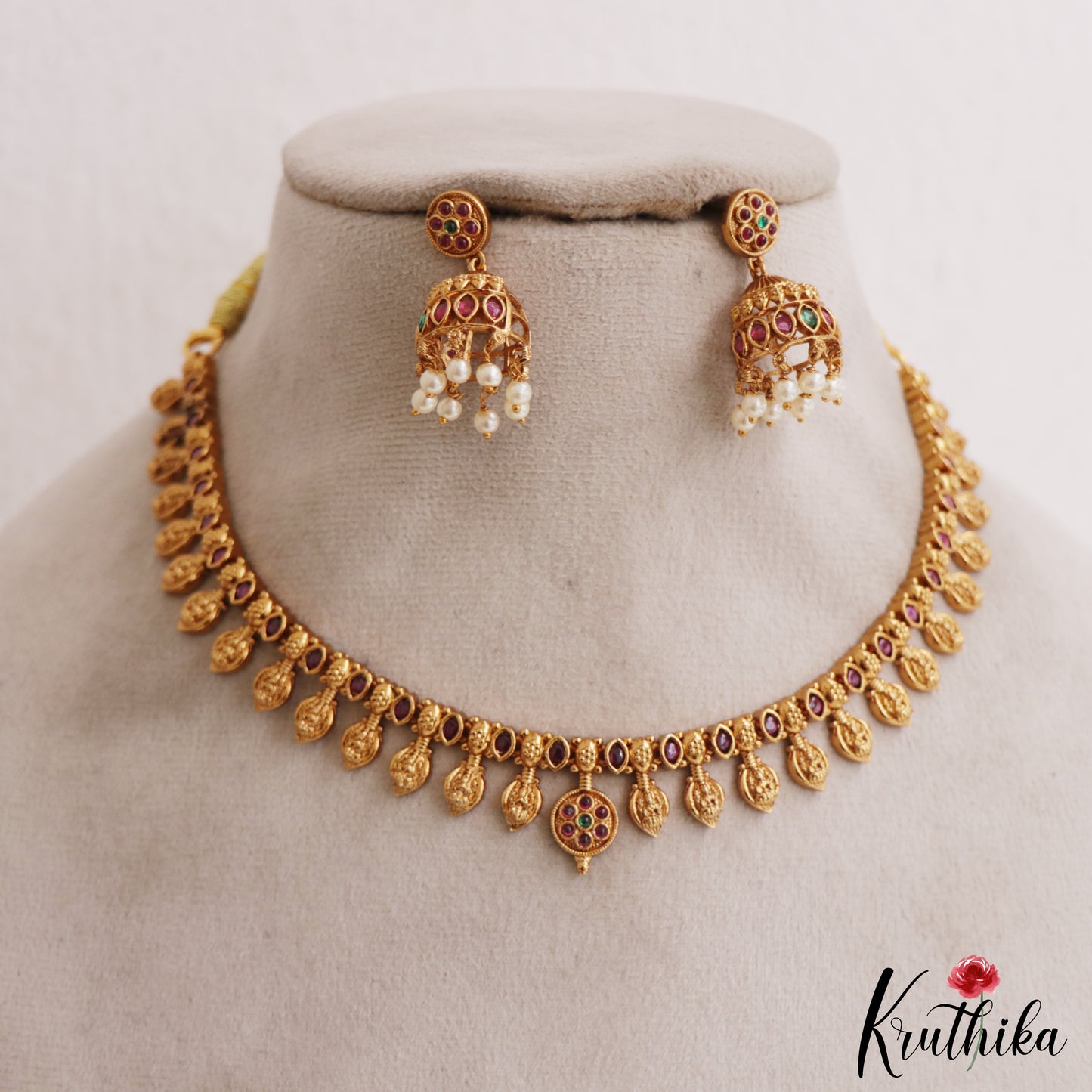 Elegant Antique Lakshmi Leaf Motifs Gold-Tone Choker NC2920
