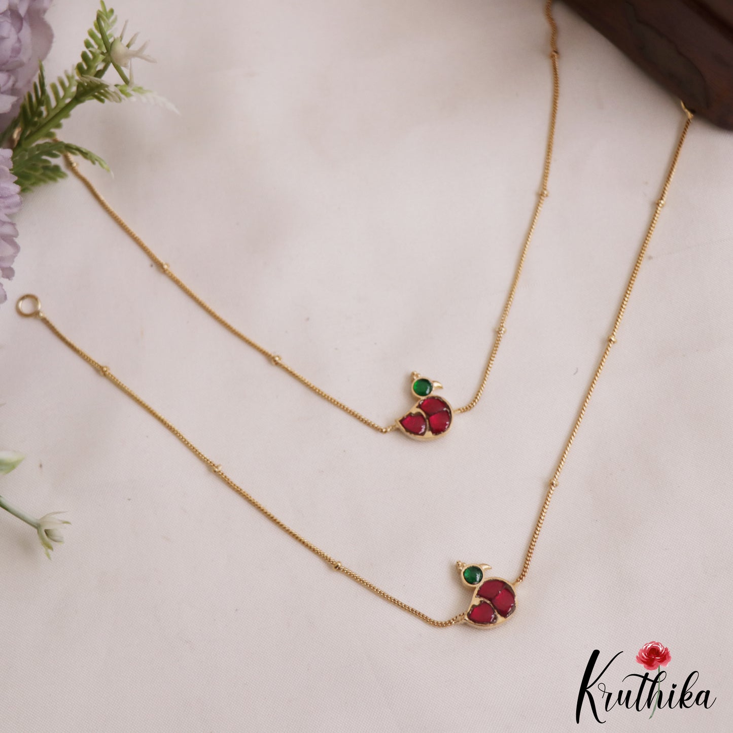 Pretty Peacock Motifs Gold-Tone Jadau Anklets A60