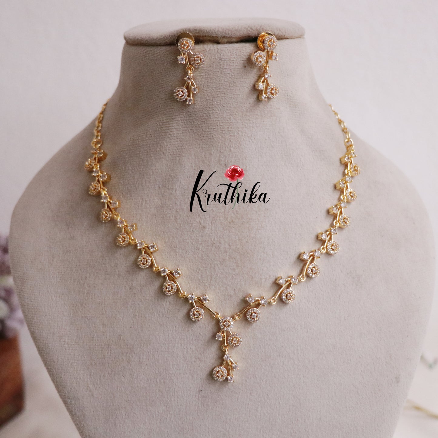 Beautiful CZ Sparking Floral Necklace NC2168 (Available in 2 Colours)