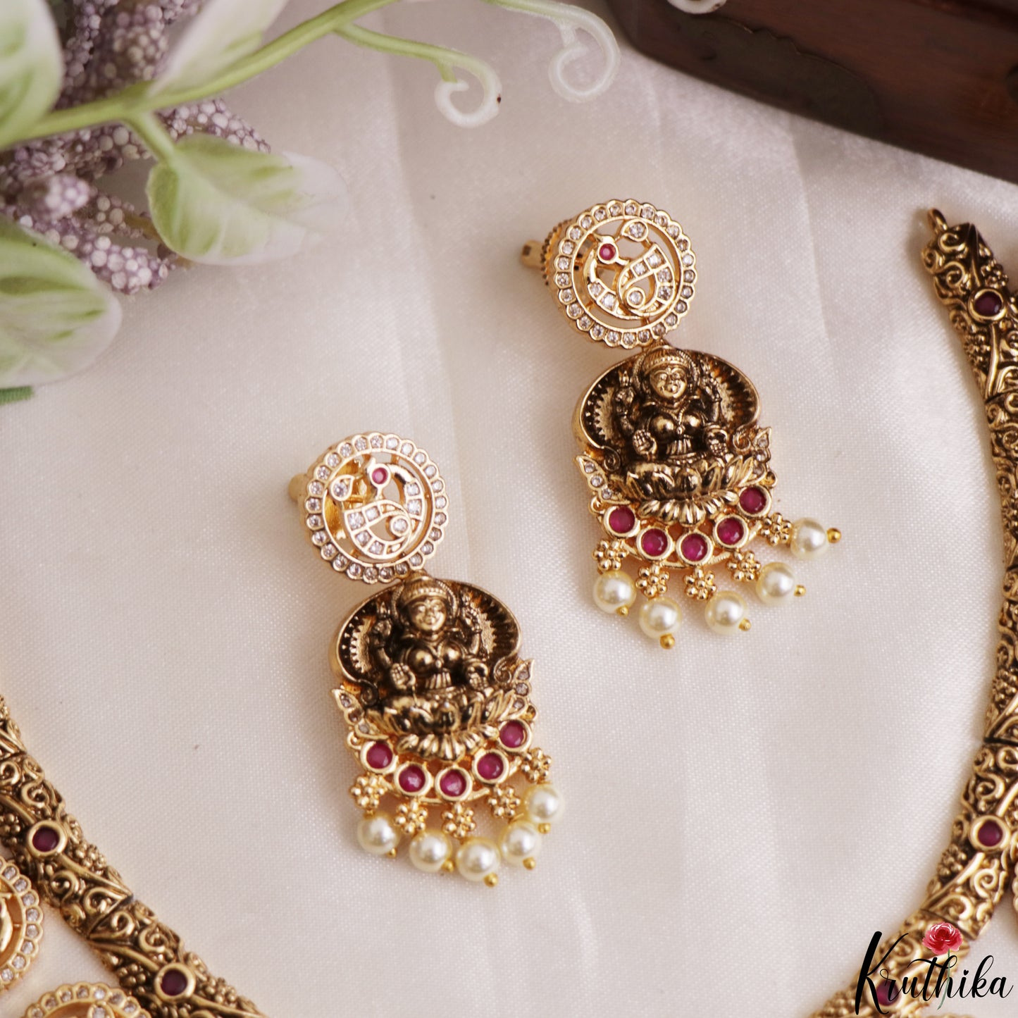 Traditional Antique Lakshmi Peacock Motifs Bottu Necklace With Pearl Drops NC3200 (Available In 2 Colors)