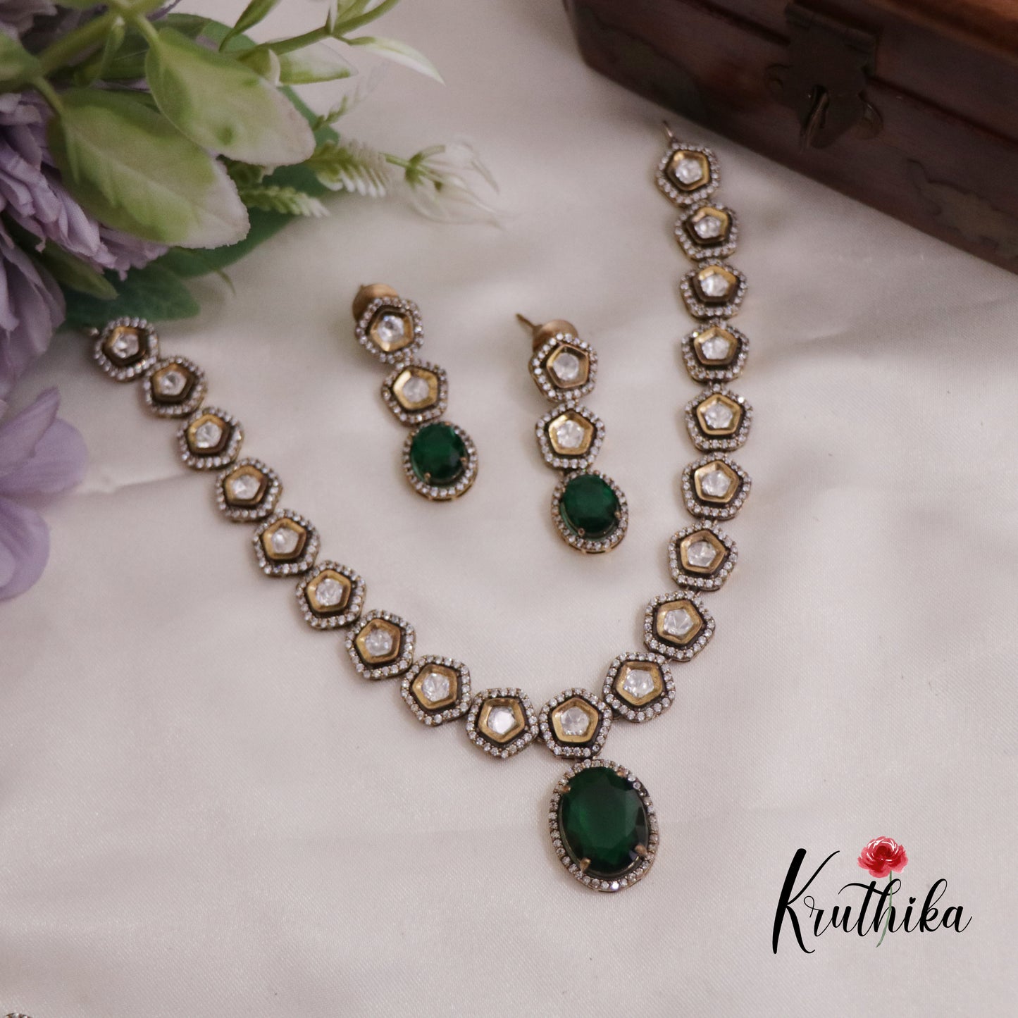 Simple AD Victorian Necklace NC2334 (Available in 3 Colours)