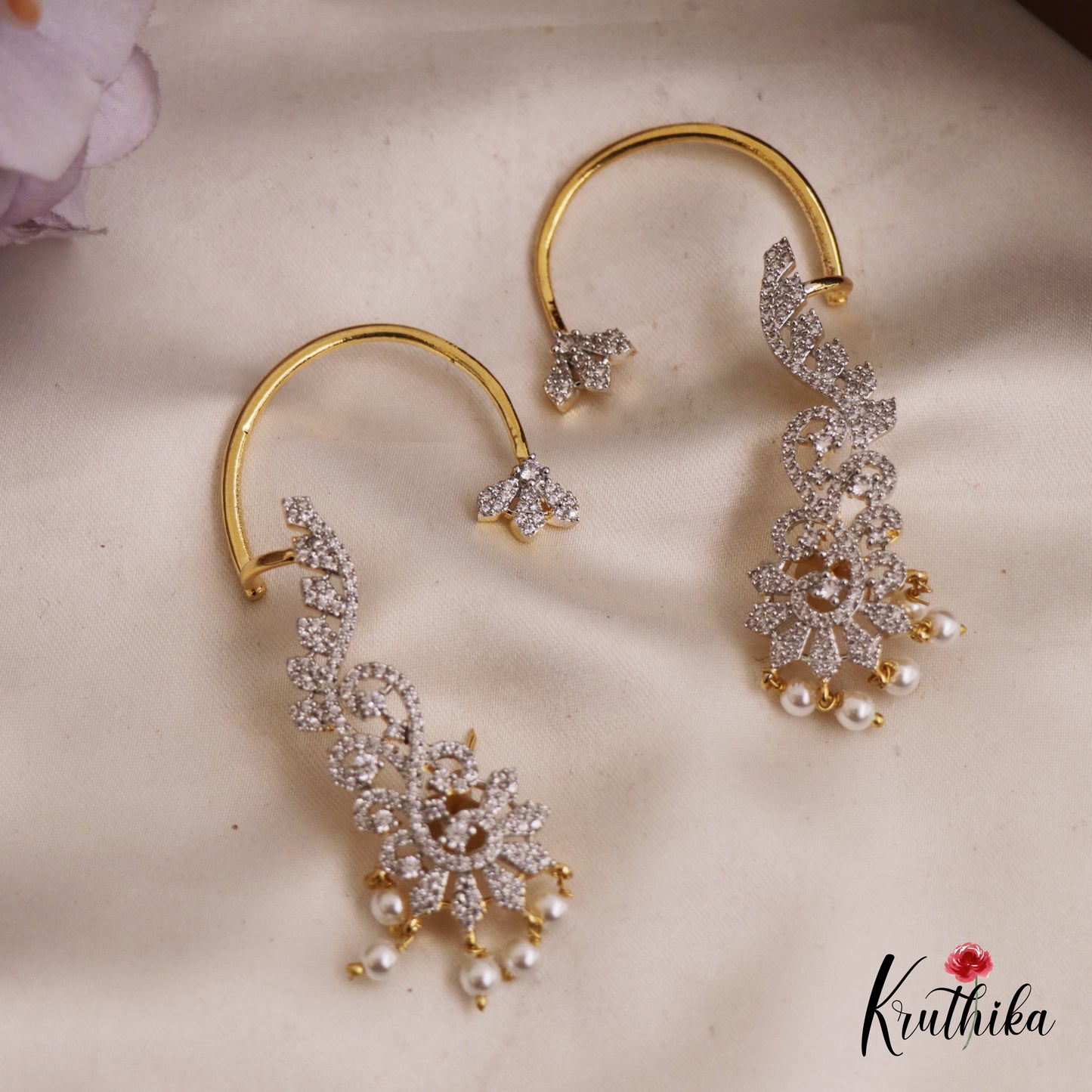 Sparkling AD Leaf Motifs Ear Cuff With Pearl Drops E975