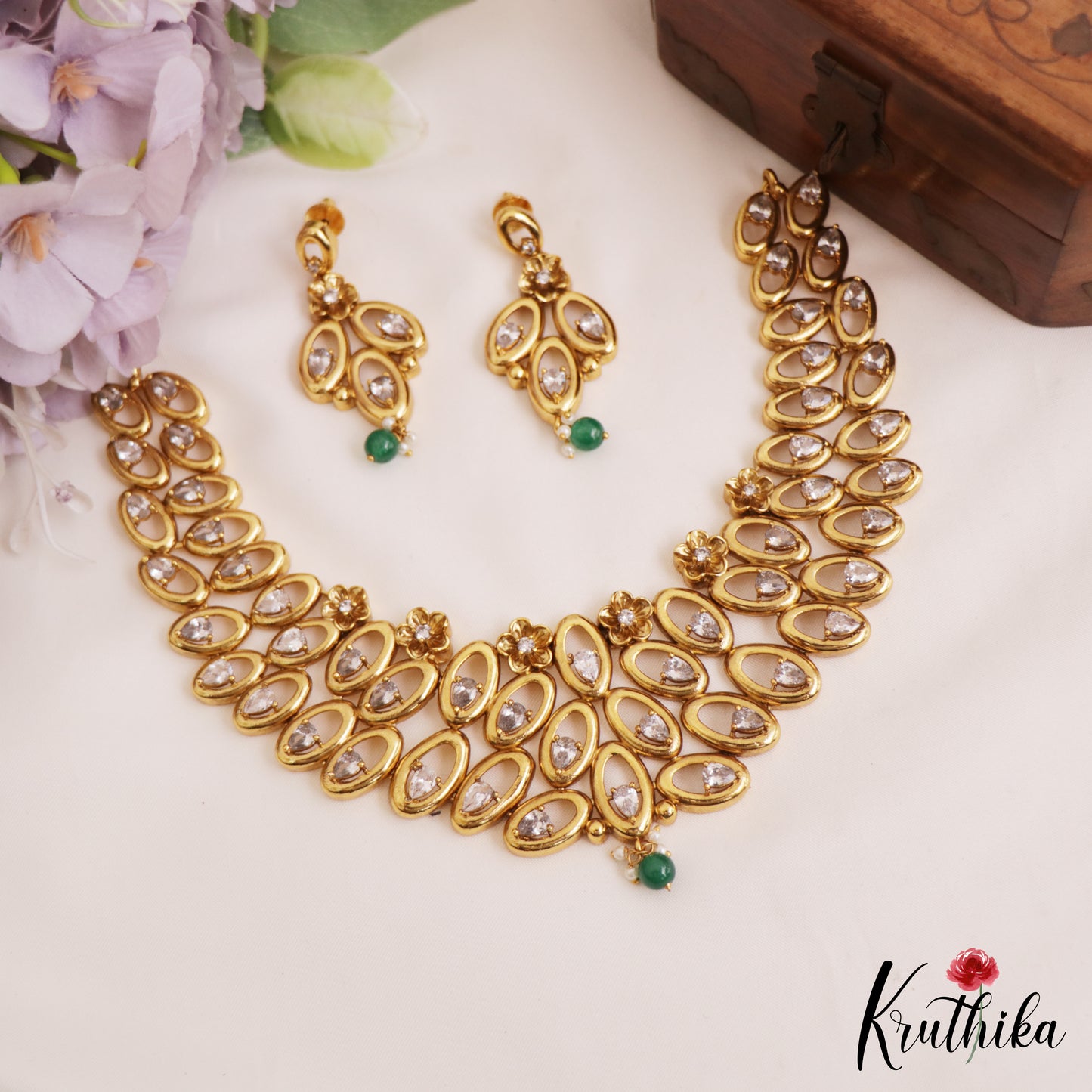 Stunning Diamond-Finish Gold-Tone AD Choker NC2759