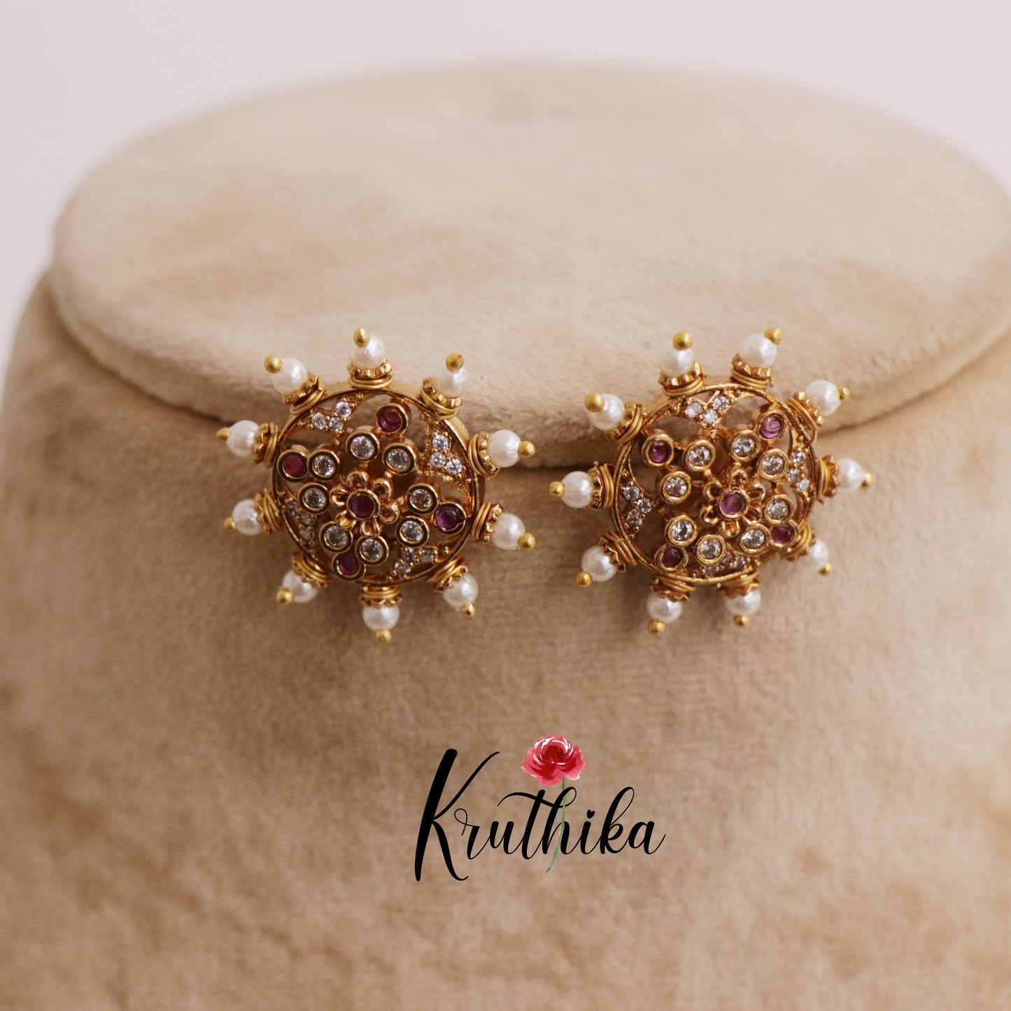 Simple Antique Floral Chakra Pearl Earstuds E690 (Available in 3 Colors)