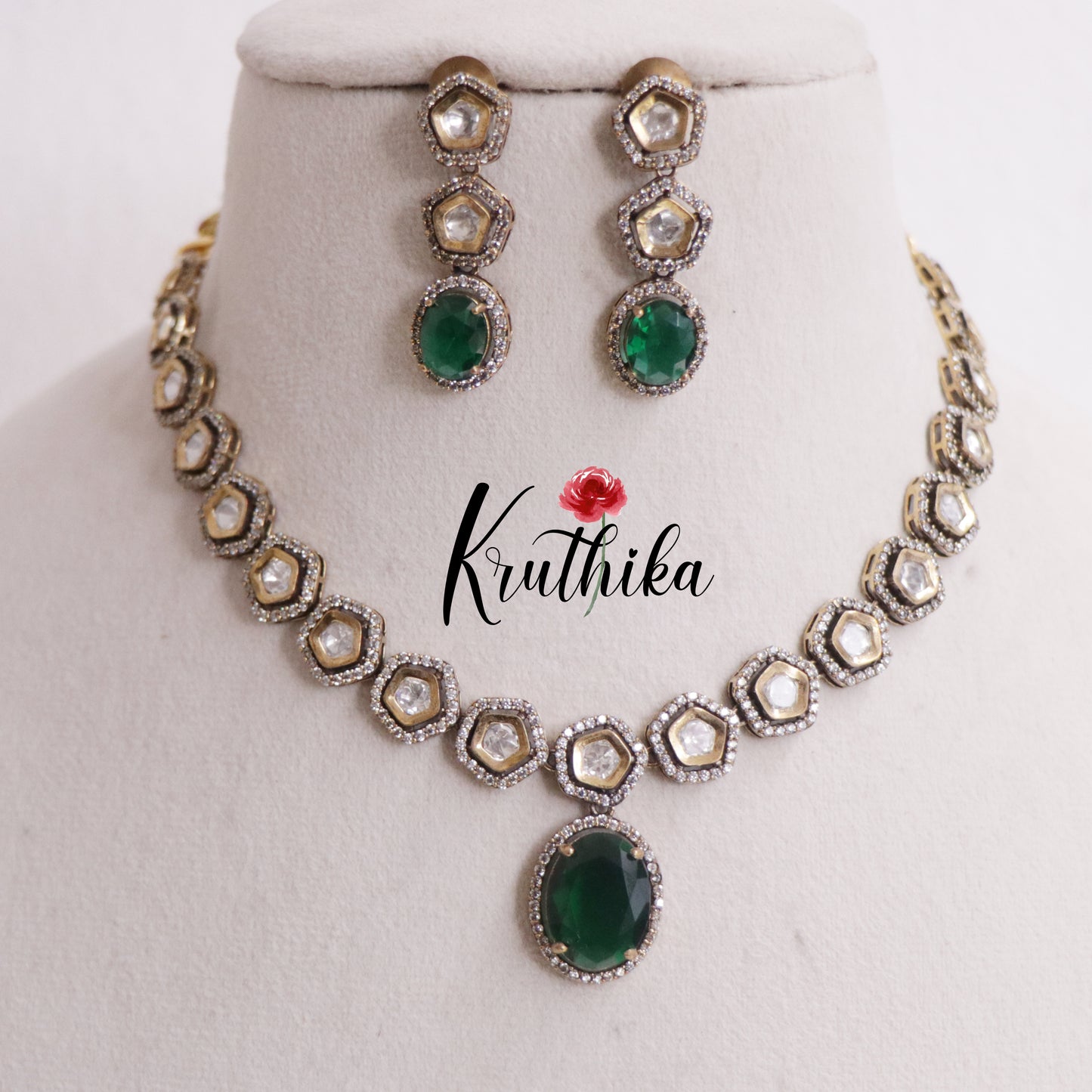 Simple AD Victorian Necklace NC2334 (Available in 3 Colours)