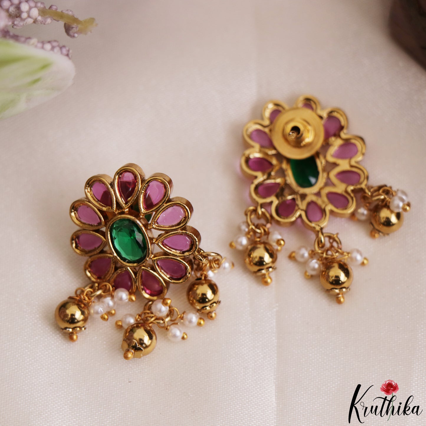 Beautiful Floral Motifs Kemp Choker With Golden Bead Drops NC3222