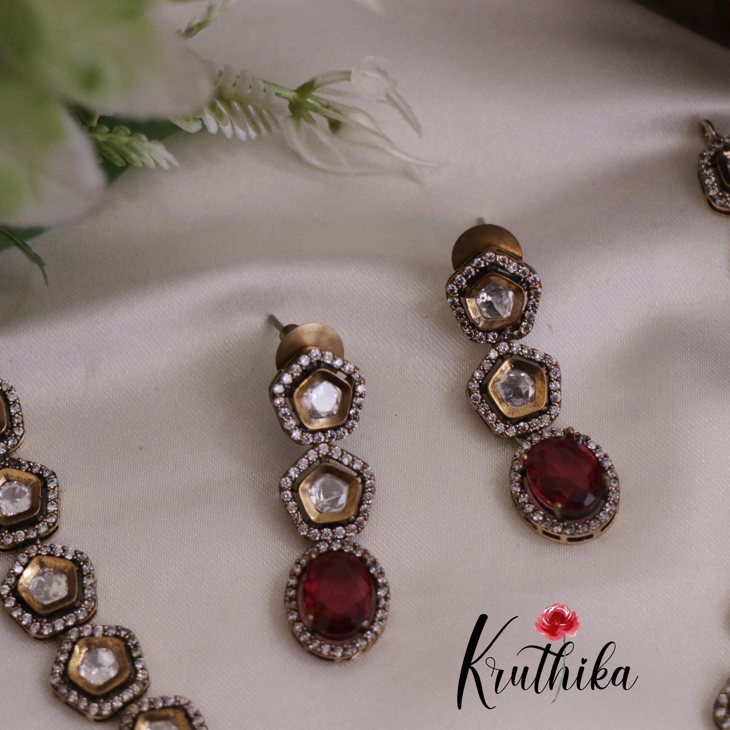 Simple AD Victorian Necklace NC2334 (Available in 3 Colours)