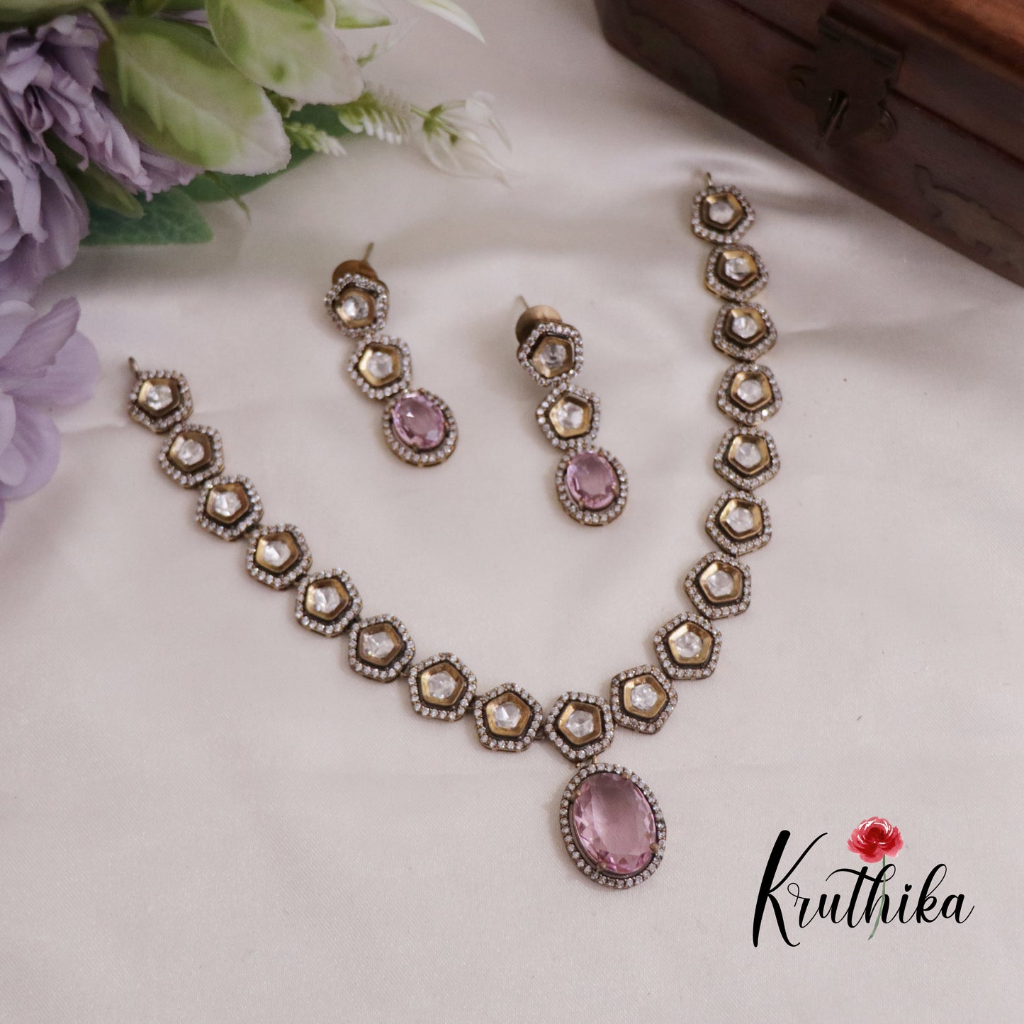 Simple AD Victorian Necklace NC2334 (Available in 3 Colours)