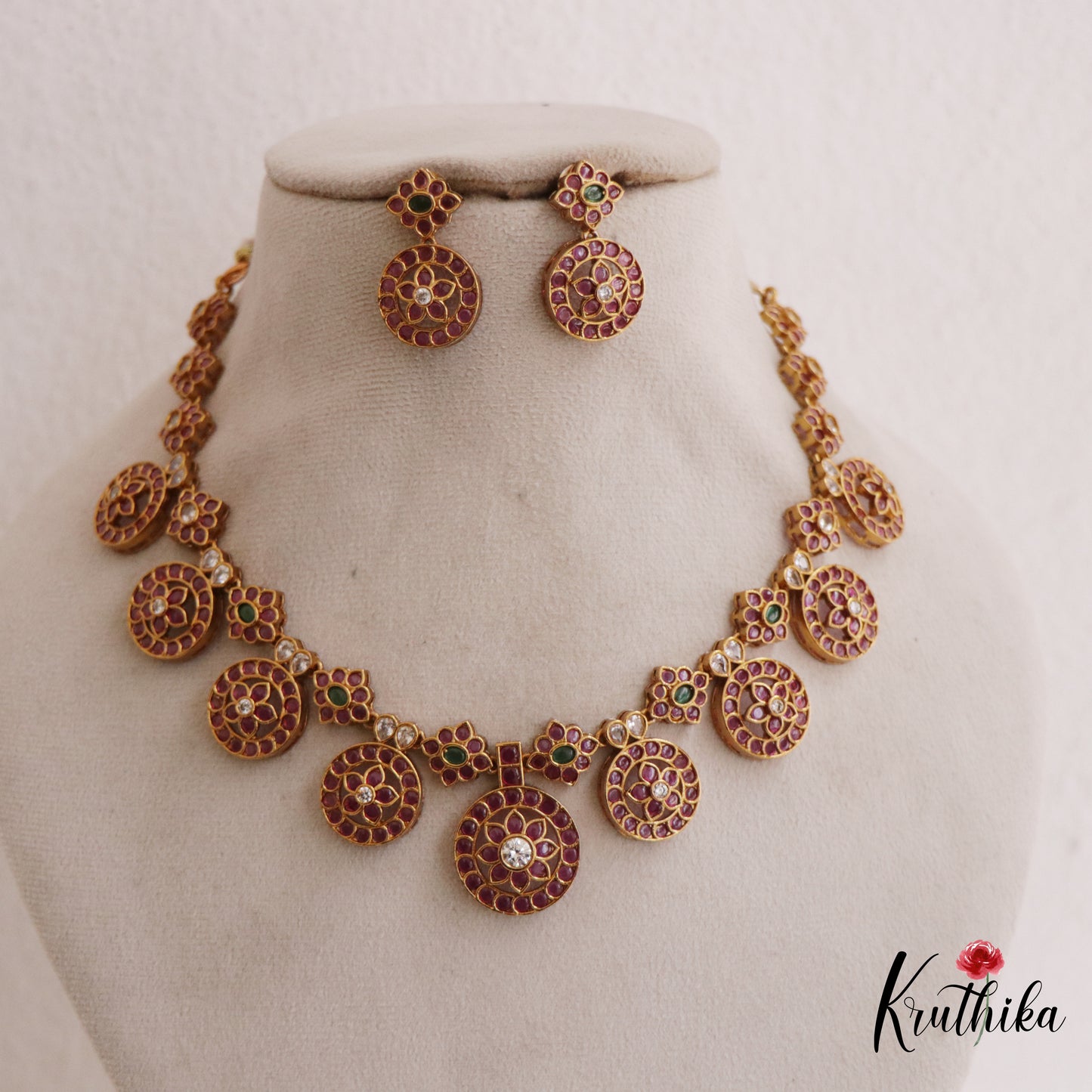 Premium Kemp Bottu Floral Motifs Necklace NC2651