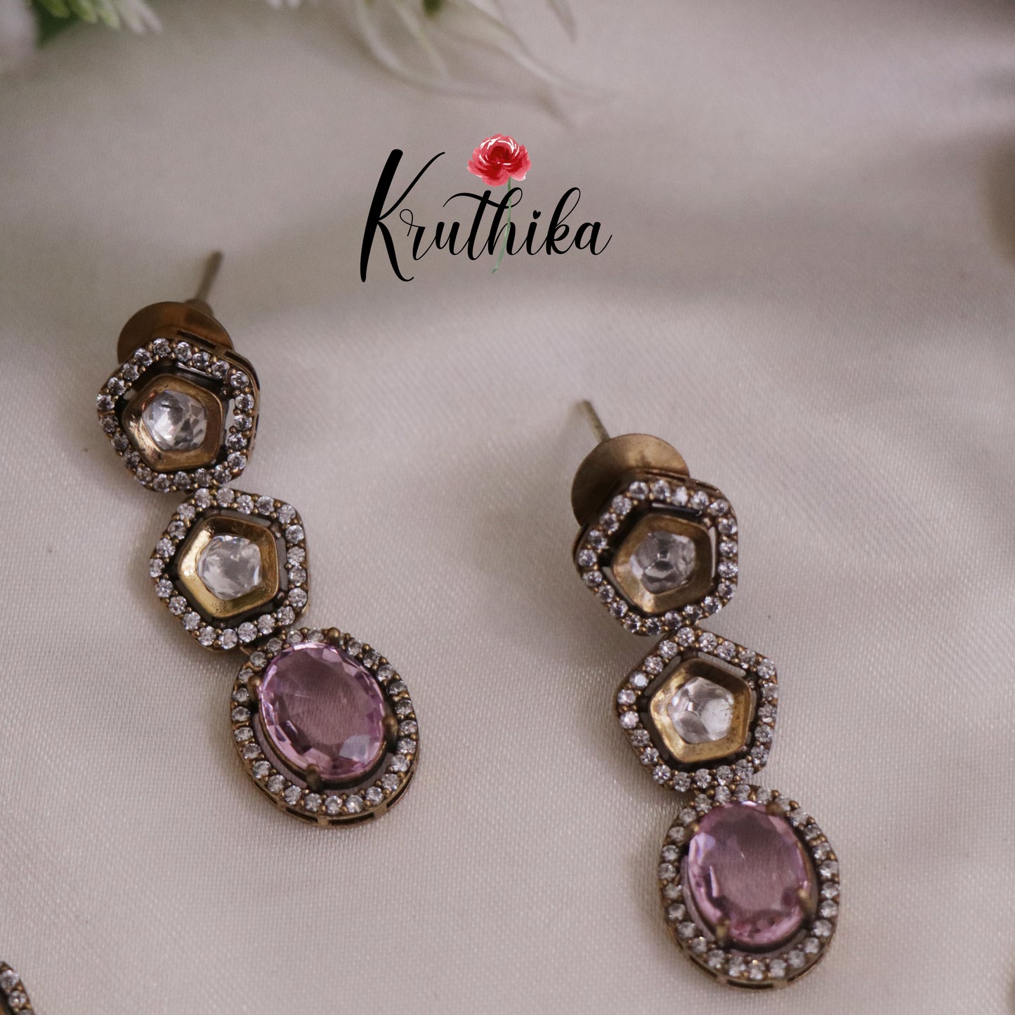 Simple AD Victorian Necklace NC2334 (Available in 3 Colours)