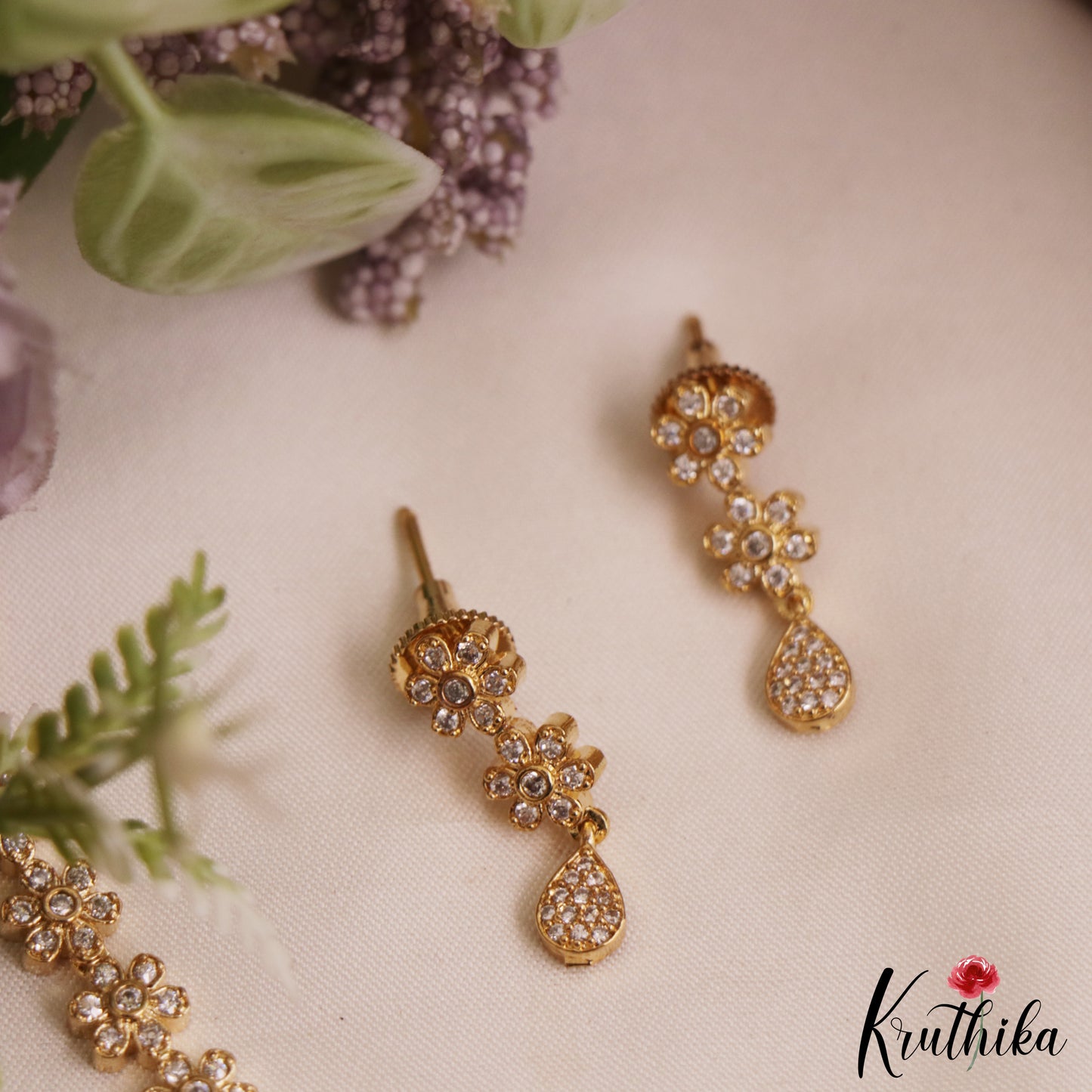 Sparkling Floral Motifs Gold-Tone AD Necklace NC2867
