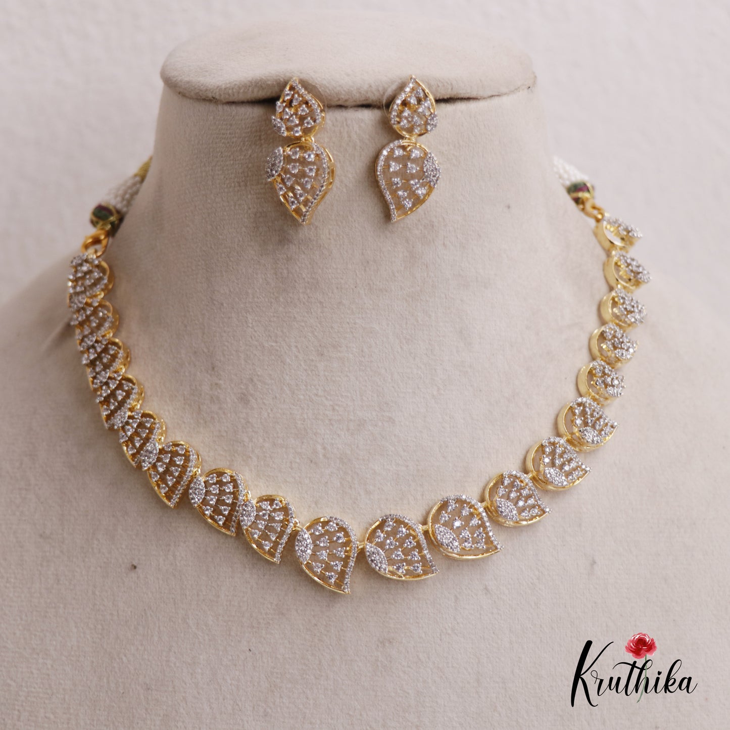 Elegant Leaf Motifs AD Necklace NC2661