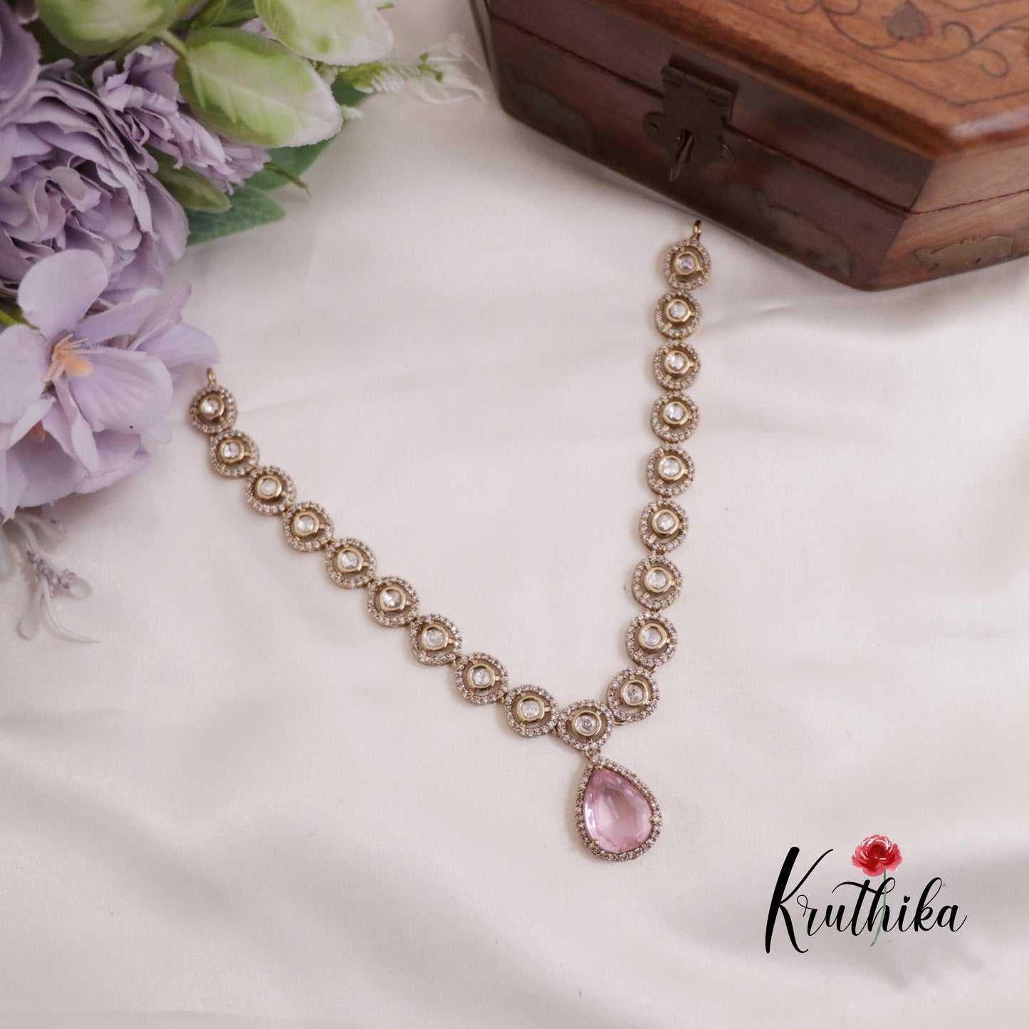 Simple AD Victorian Pendant Necklace NC2335 (Available in 5 Colours)