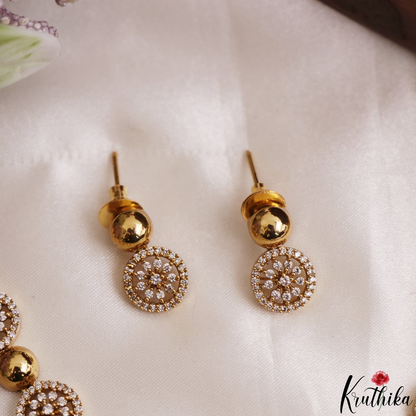 Pretty Floral Motifs Gold-Tone CZ Choker NC3225