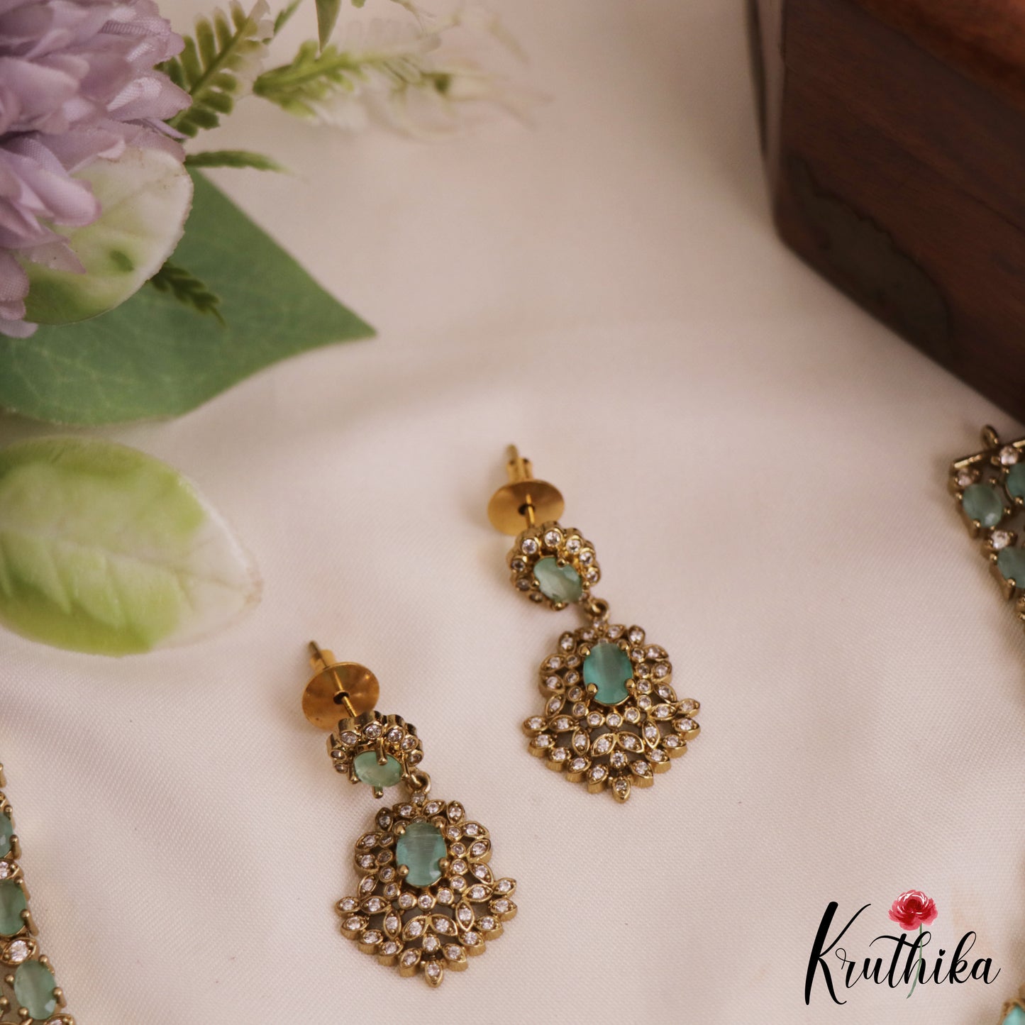 Sparkling AD Victorian Necklace NC2771 (Available In 5 Colors)