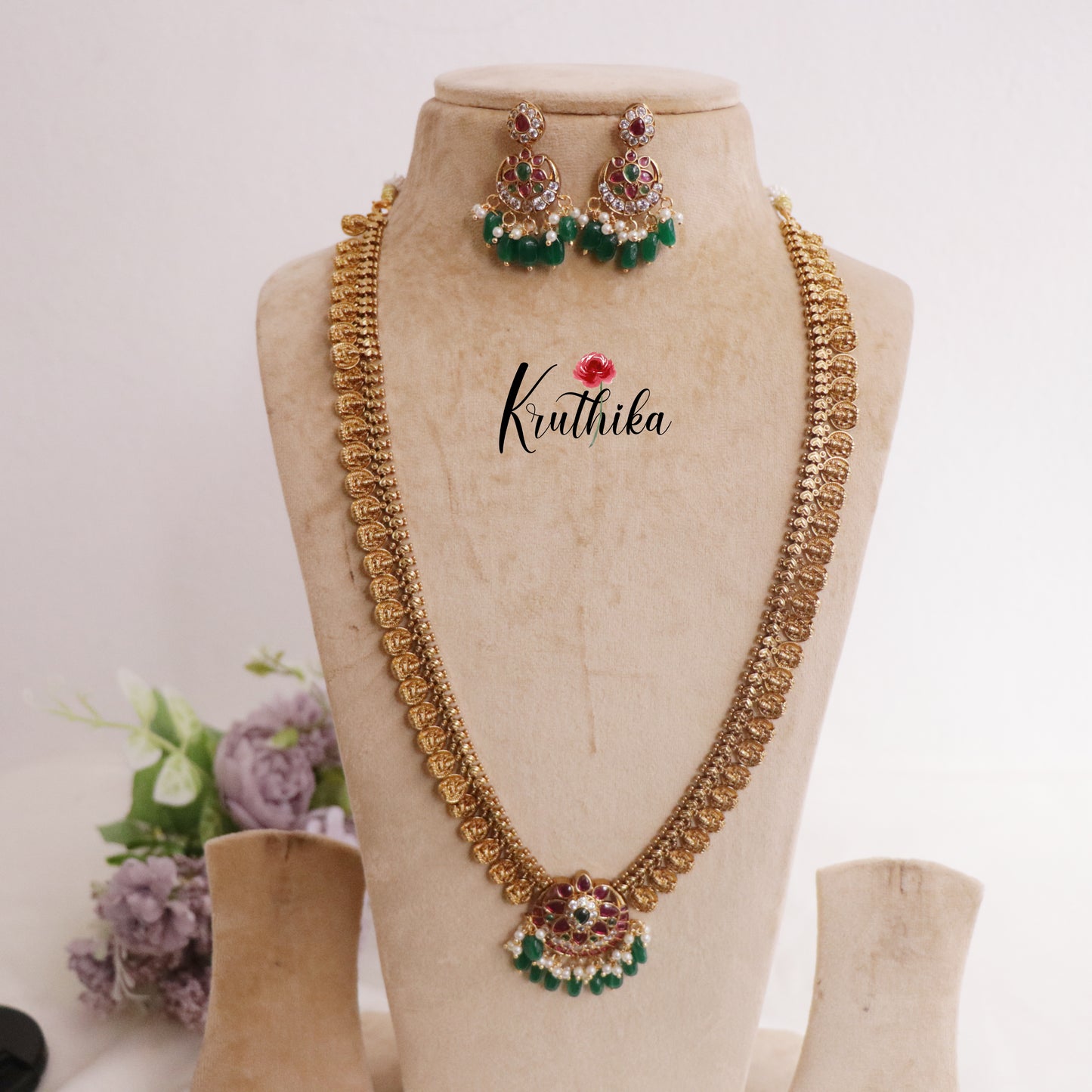 Beautiful Antique Kemp Floral and Kasu Mala Haaram with Green Beads LH1948