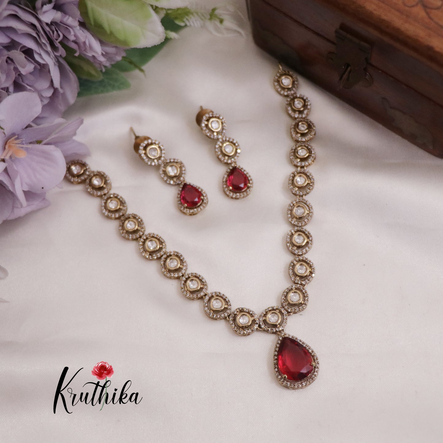 Simple AD Victorian Pendant Necklace NC2335 (Available in 5 Colours)