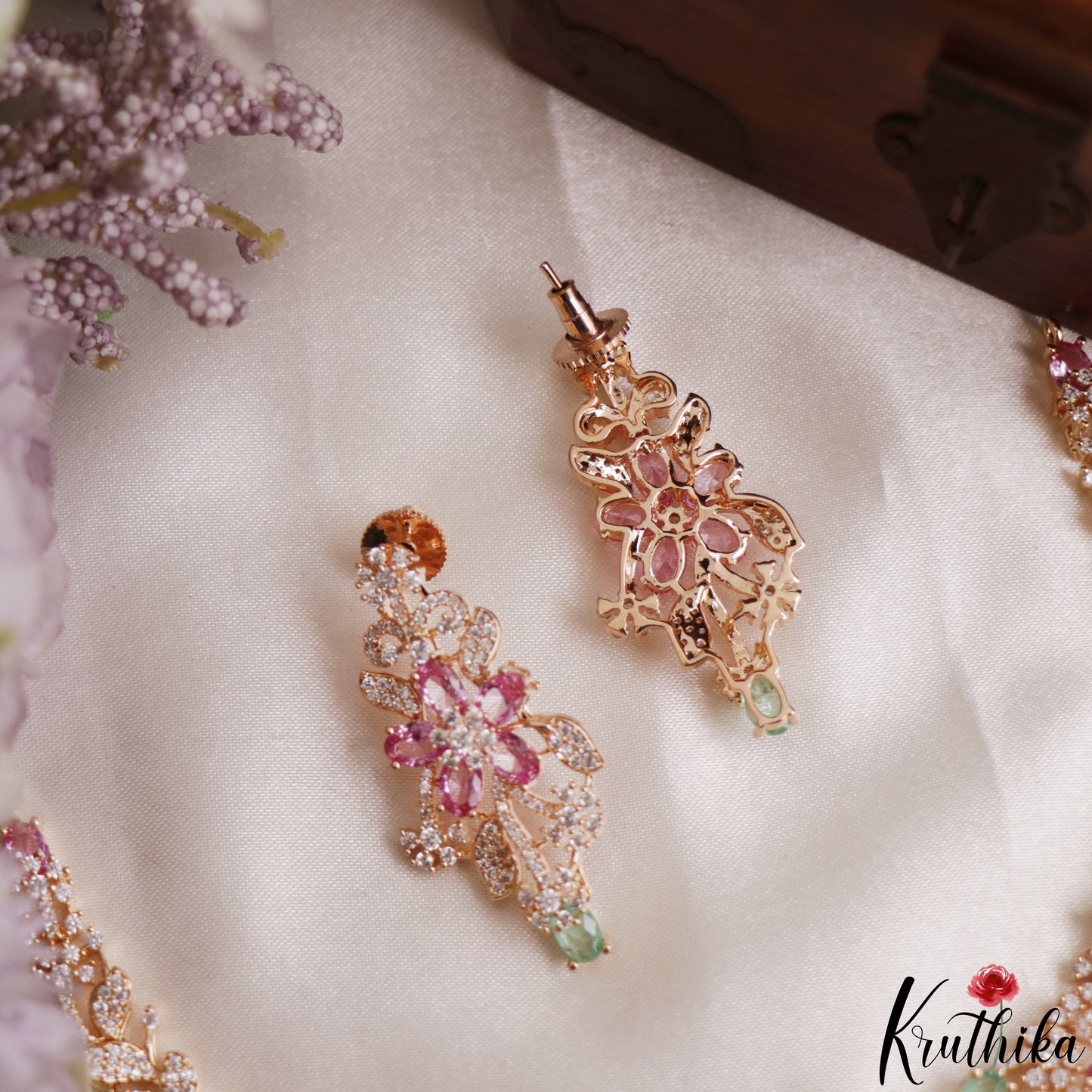 Gorgeous Floral Leaf Motifs CZ Victorian Necklace NC3126