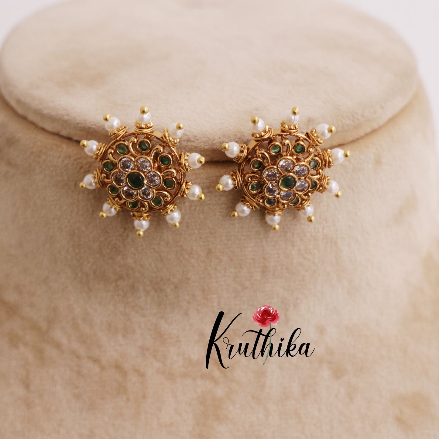 Pretty Antique Floral Chakra Pearl Earstuds E693 (Available in 2 Colors)