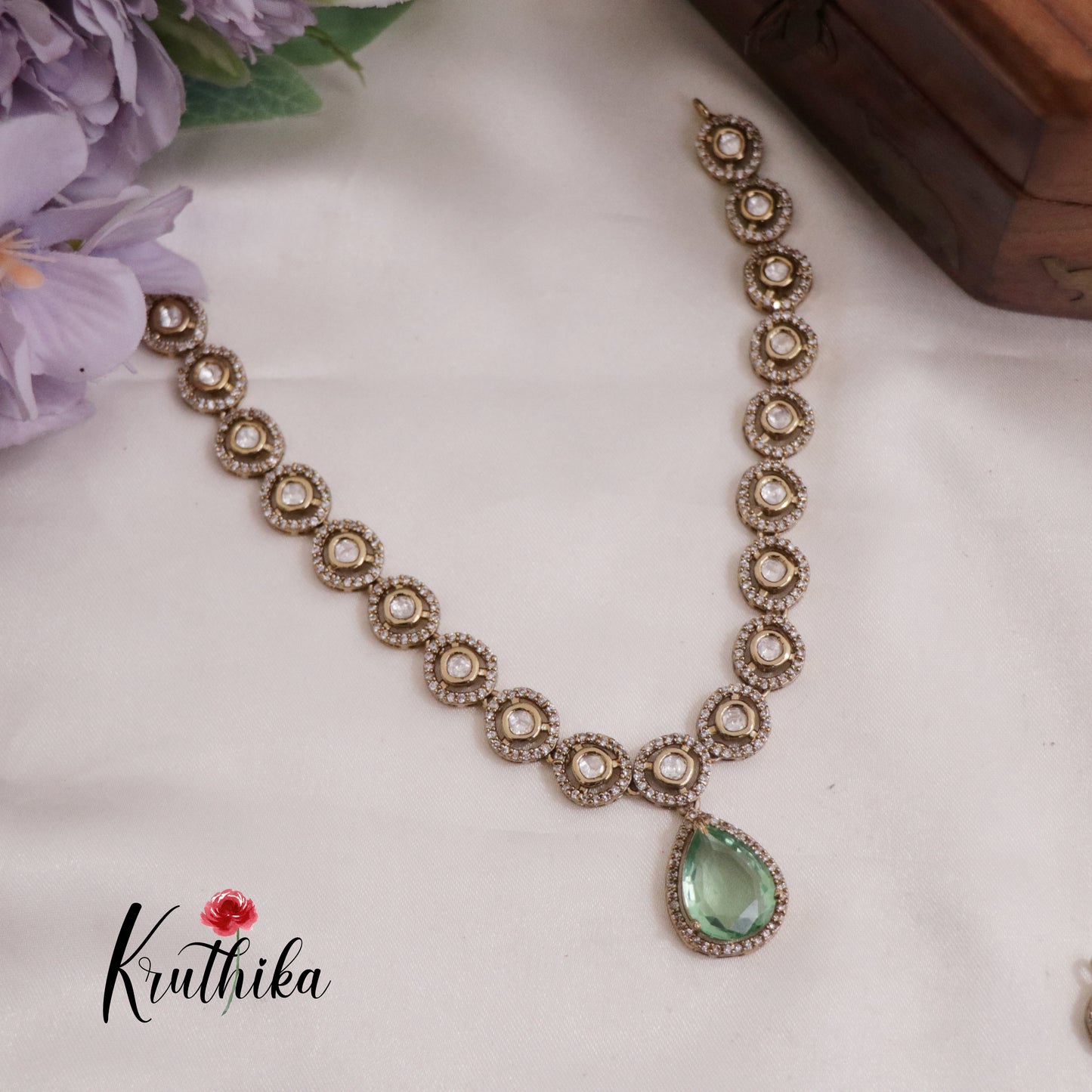 Simple AD Victorian Pendant Necklace NC2335 (Available in 5 Colours)