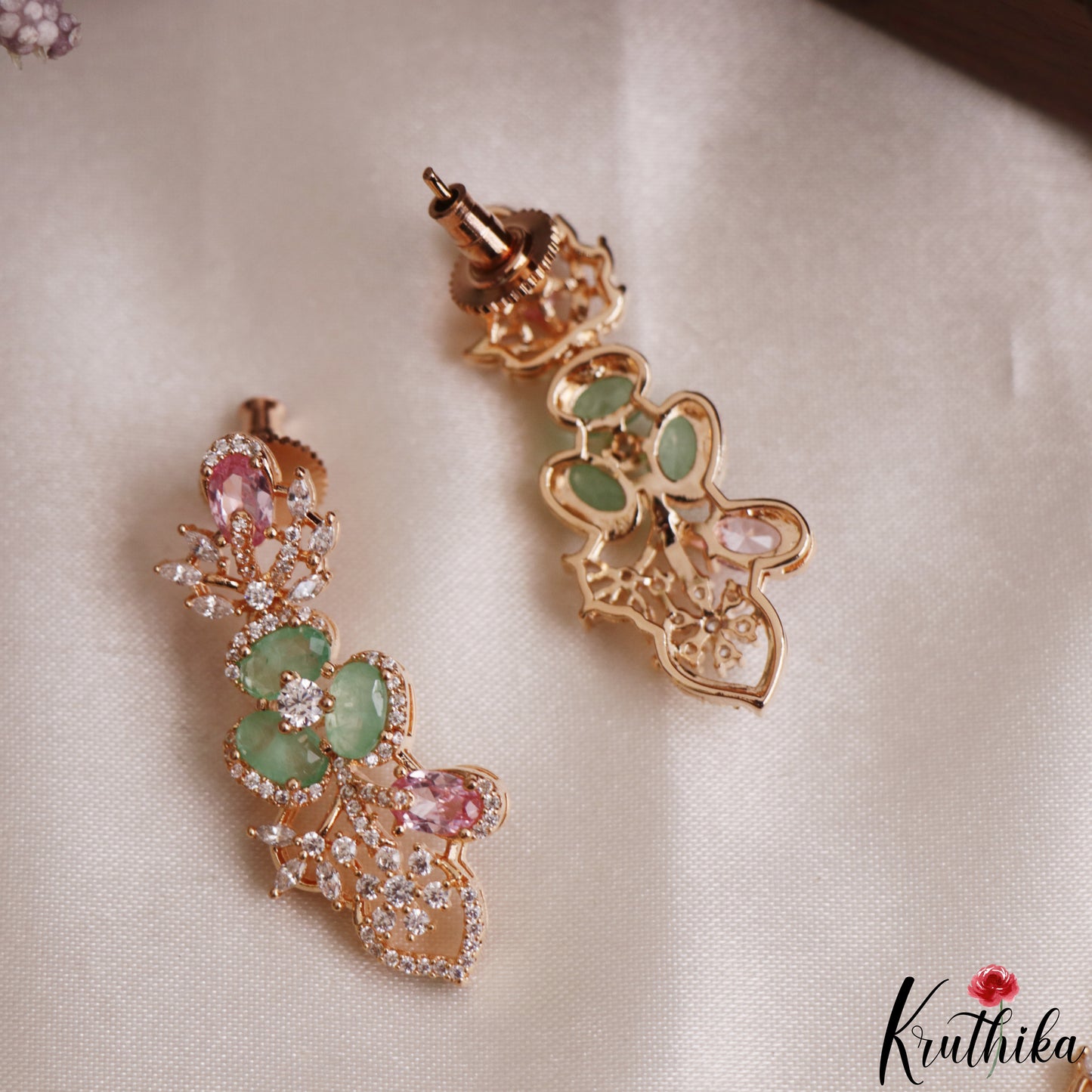 Stunning Floral Leaf Motifs CZ Victorian Necklace NC3127