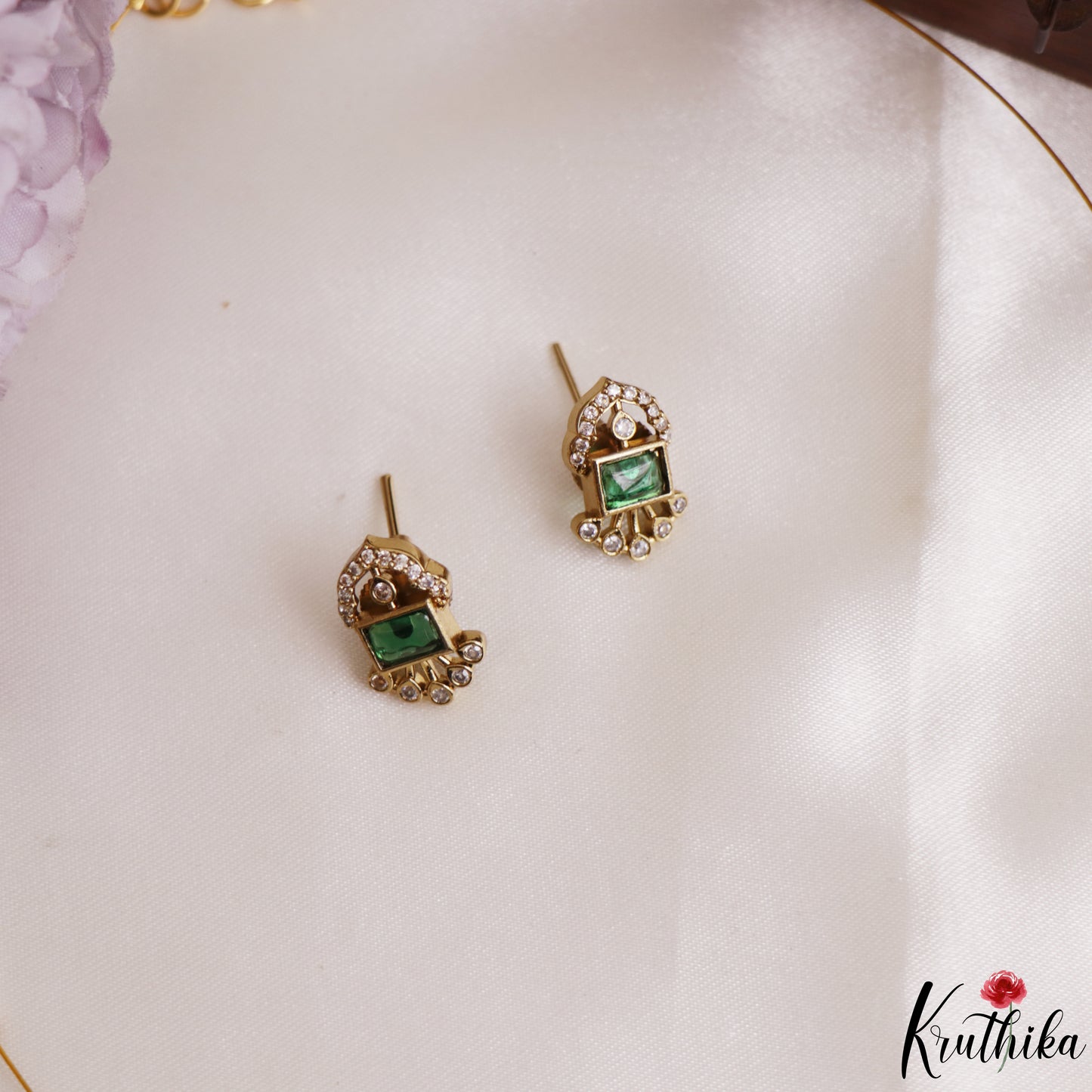Pretty Floral Motifs CZ Invisible Chain NC3250 (Available In 6 Colors)