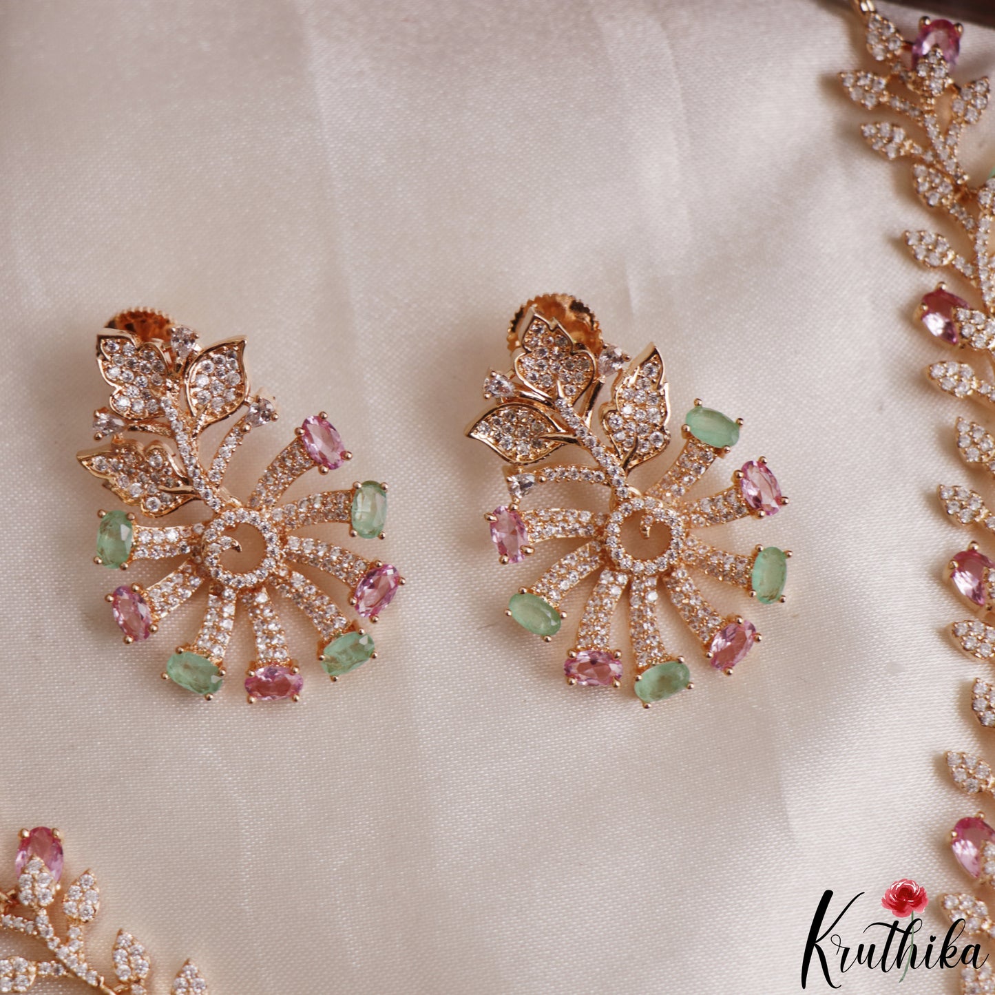 Trendy Floral Leaf Motifs CZ Victorian Necklace NC3128