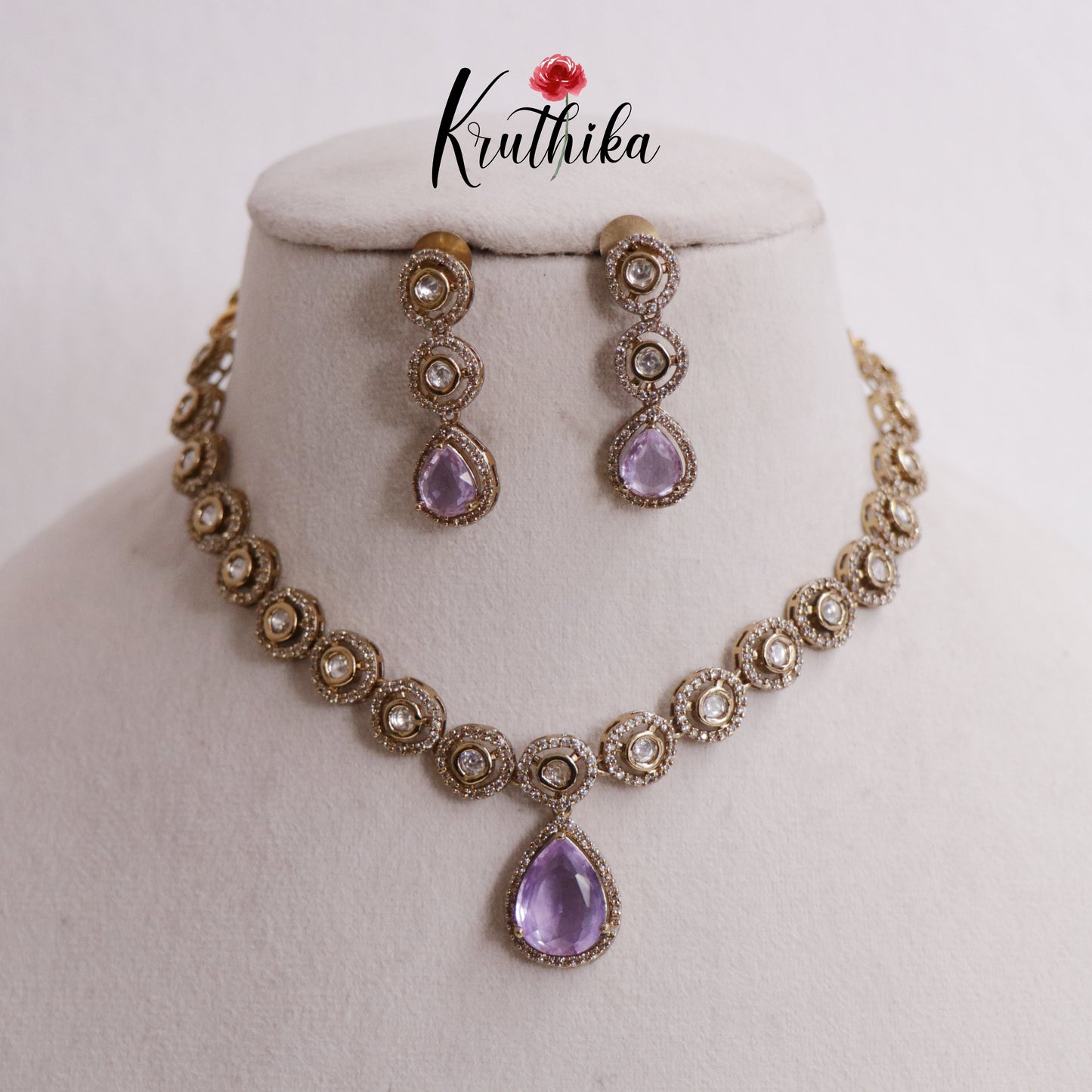 Simple AD Victorian Pendant Necklace NC2335 (Available in 5 Colours)