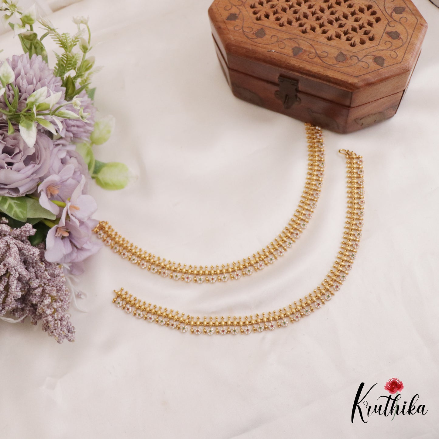 Beautiful Floral Motifs Anklets A55