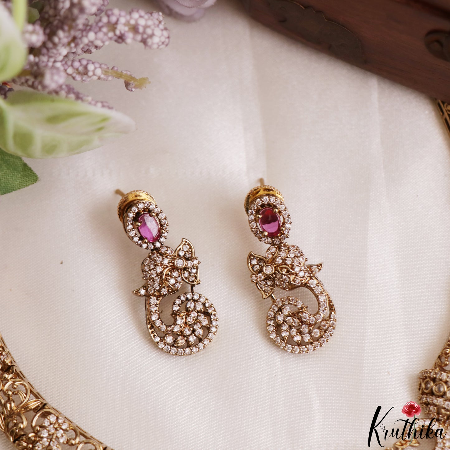 Sparkling Elephant Motifs CZ Victorian Necklace NC3234