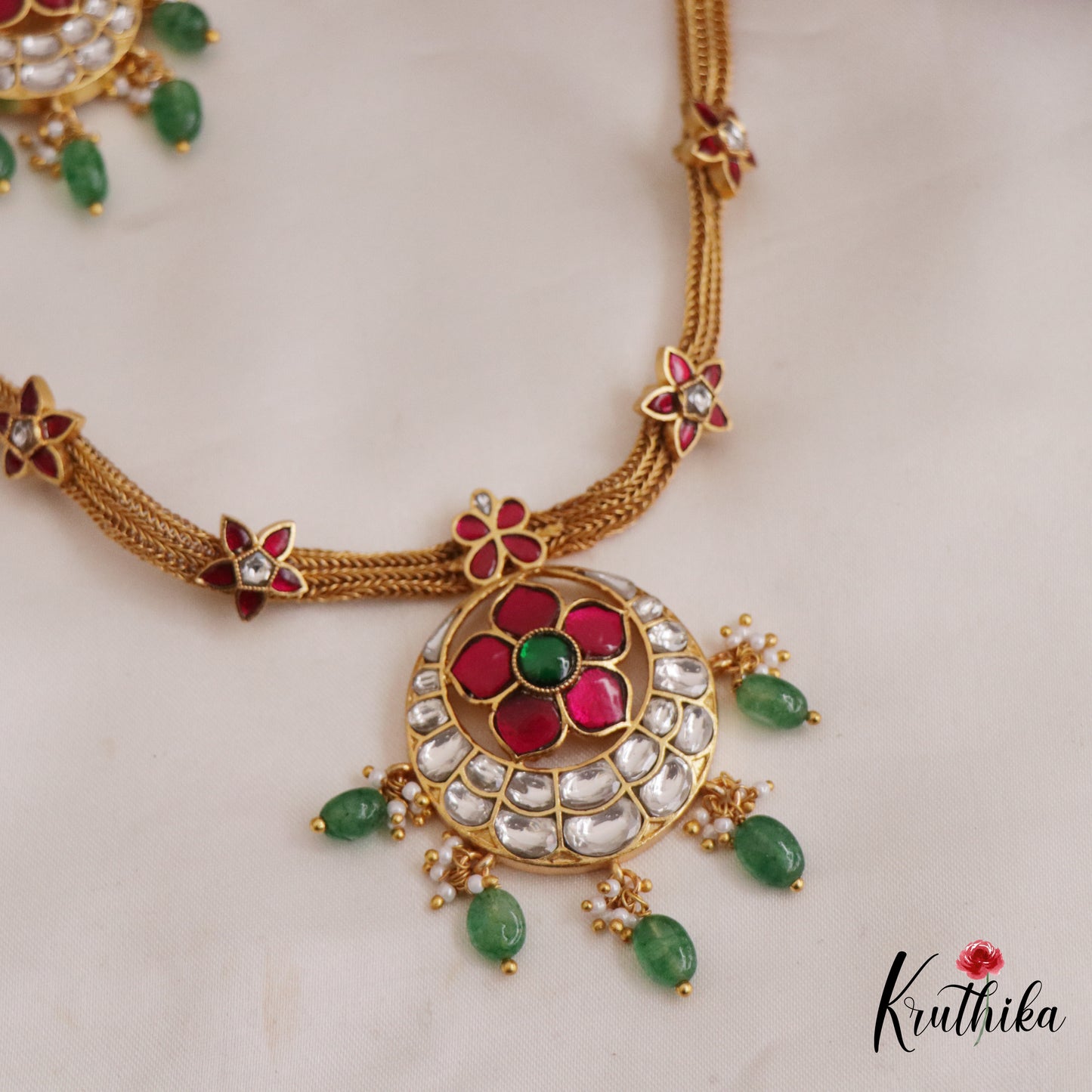 Simple Trendy Floral Pendant Kemp Necklace With Green Beads Drops NC2690