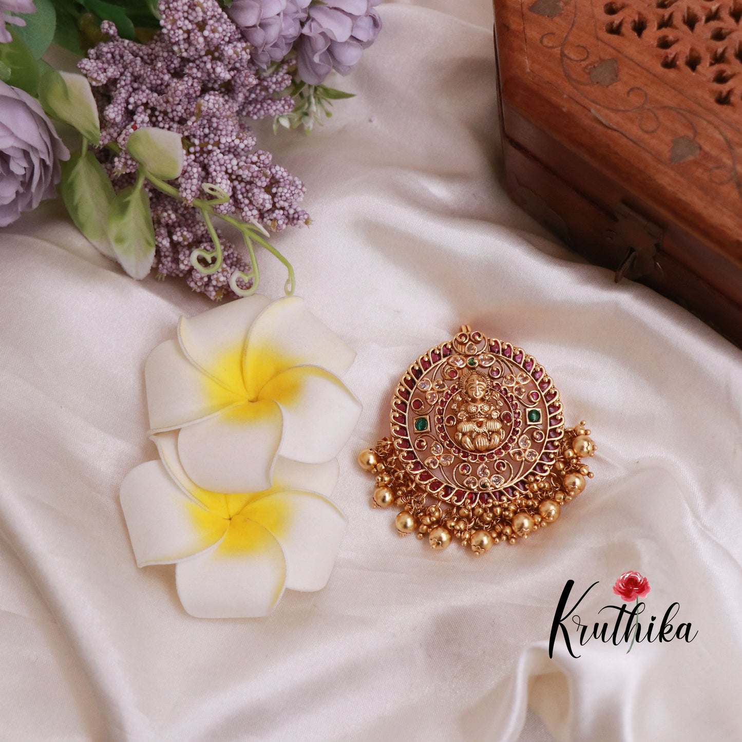 Gorgeous Temple Laksmi Kemp Jada Billa with Golden Beads J179