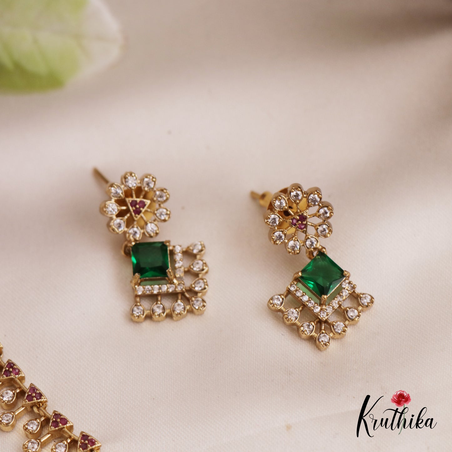 Trendy CZ Sparking Victorian Necklace Sets NC2171 (Available in 3 Colours)