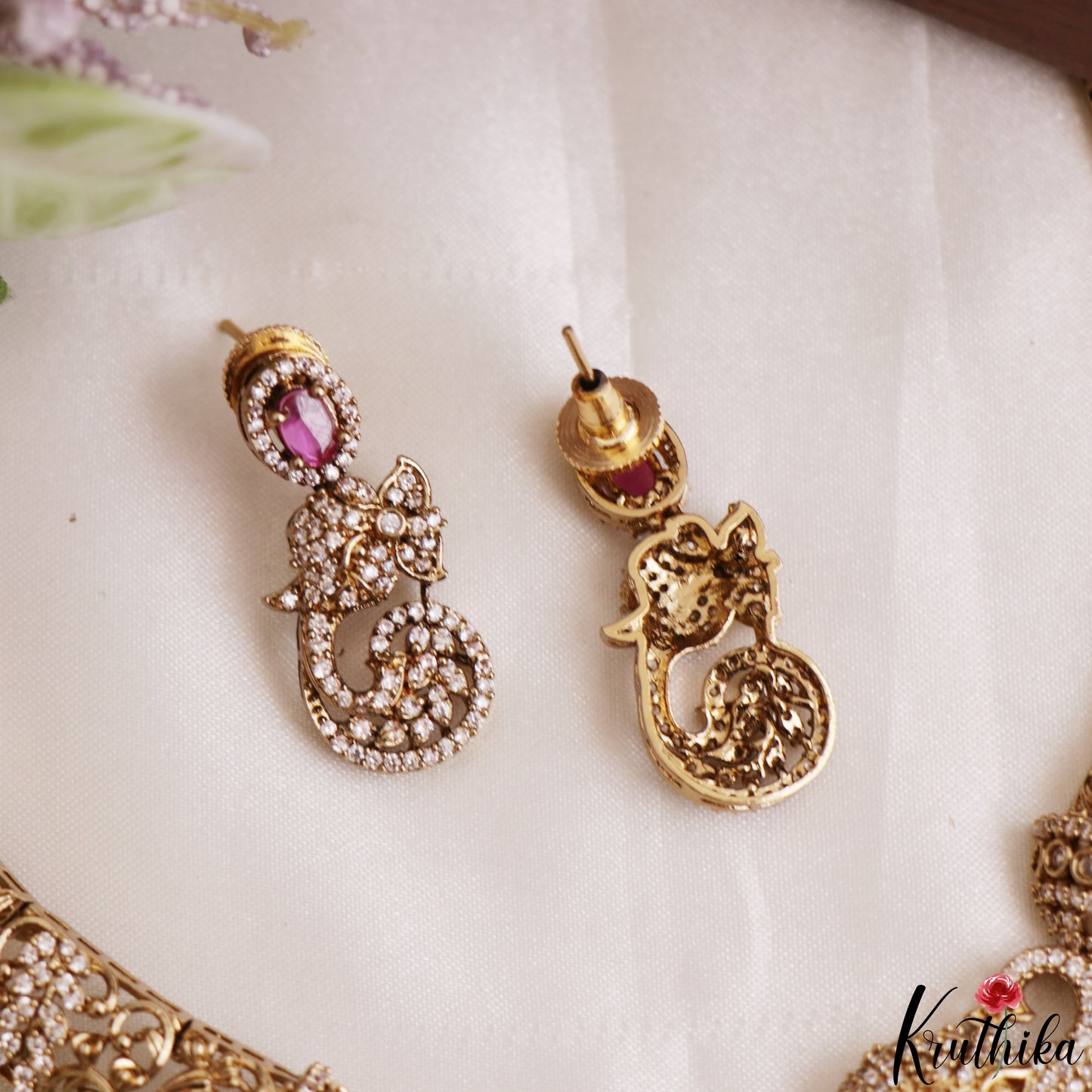 Sparkling Elephant Motifs CZ Victorian Necklace NC3234