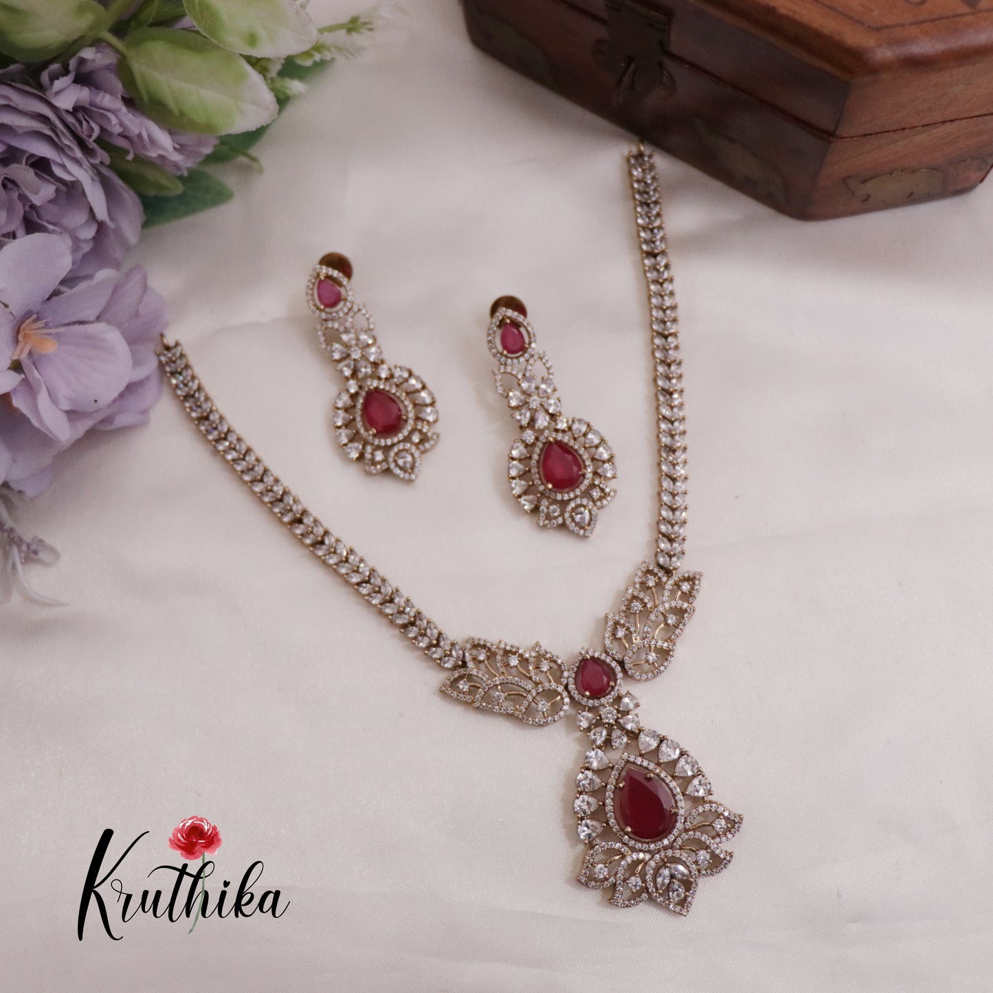 Trendy CZ Sparkling Leaf Pendant Necklace NC2336 (Available in 3 colours)
