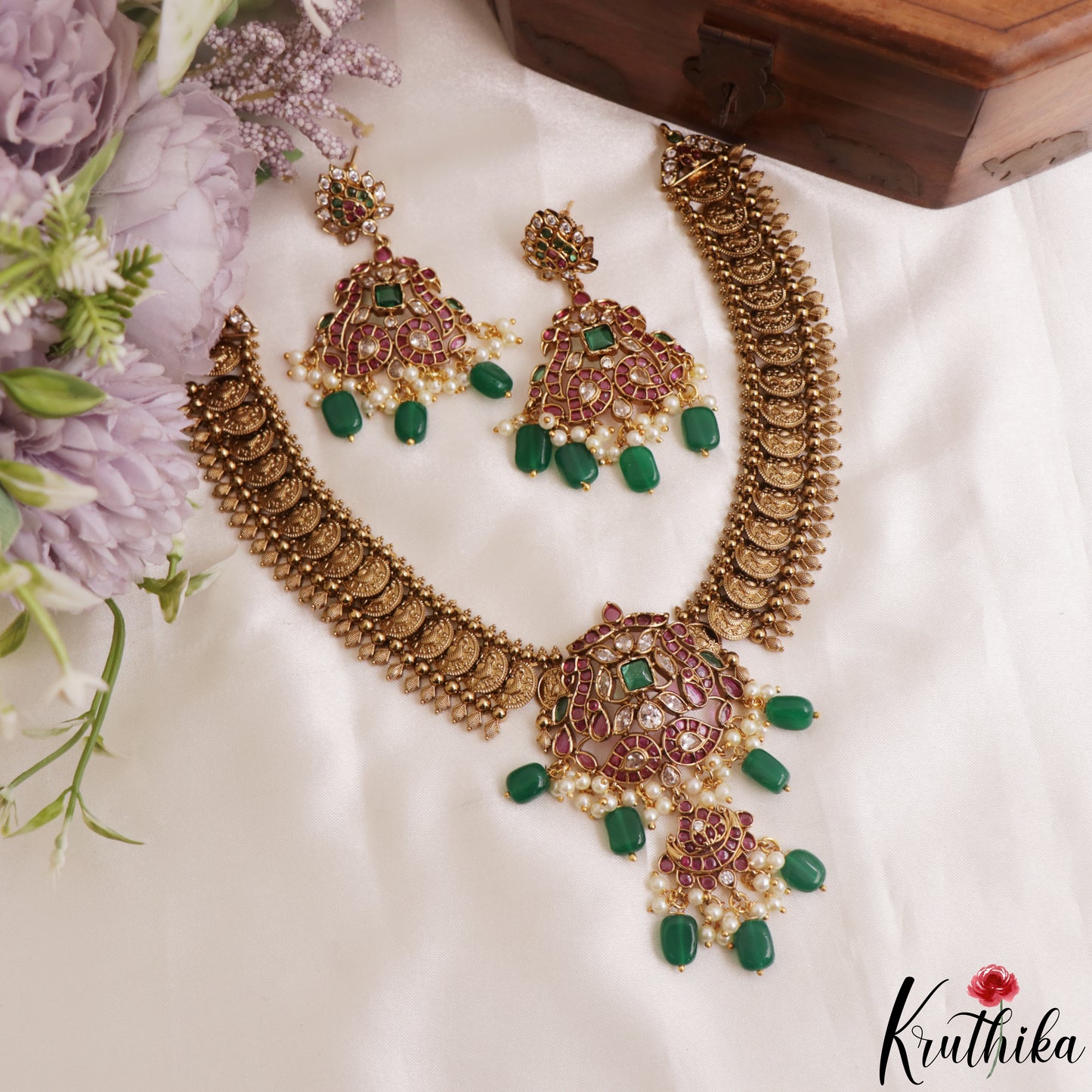 Classic Peacock Leaf Motifs Lakshmi Kasu Kemp Necklace With Green Bead Drops NC3131