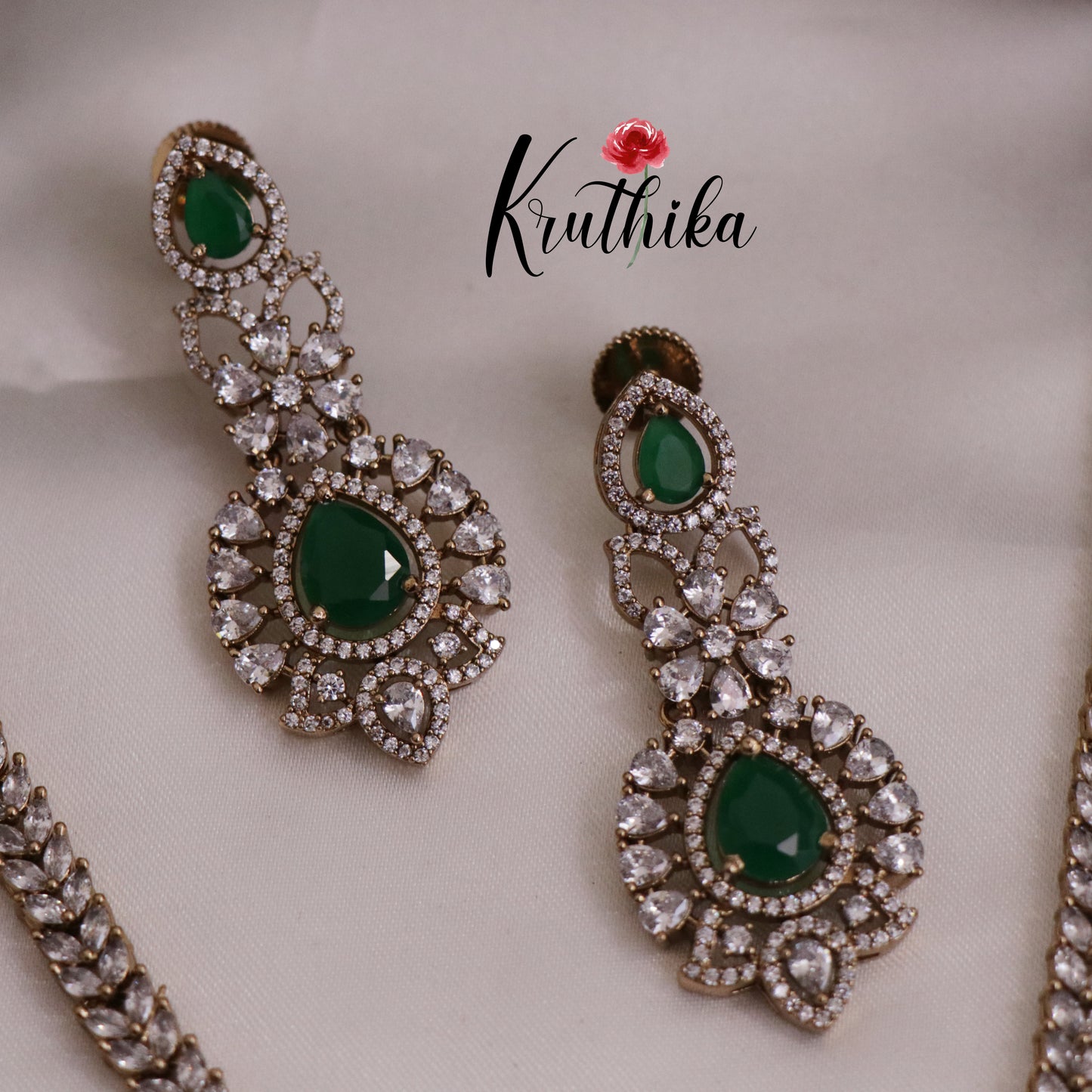 Trendy CZ Sparkling Leaf Pendant Necklace NC2336 (Available in 3 colours)