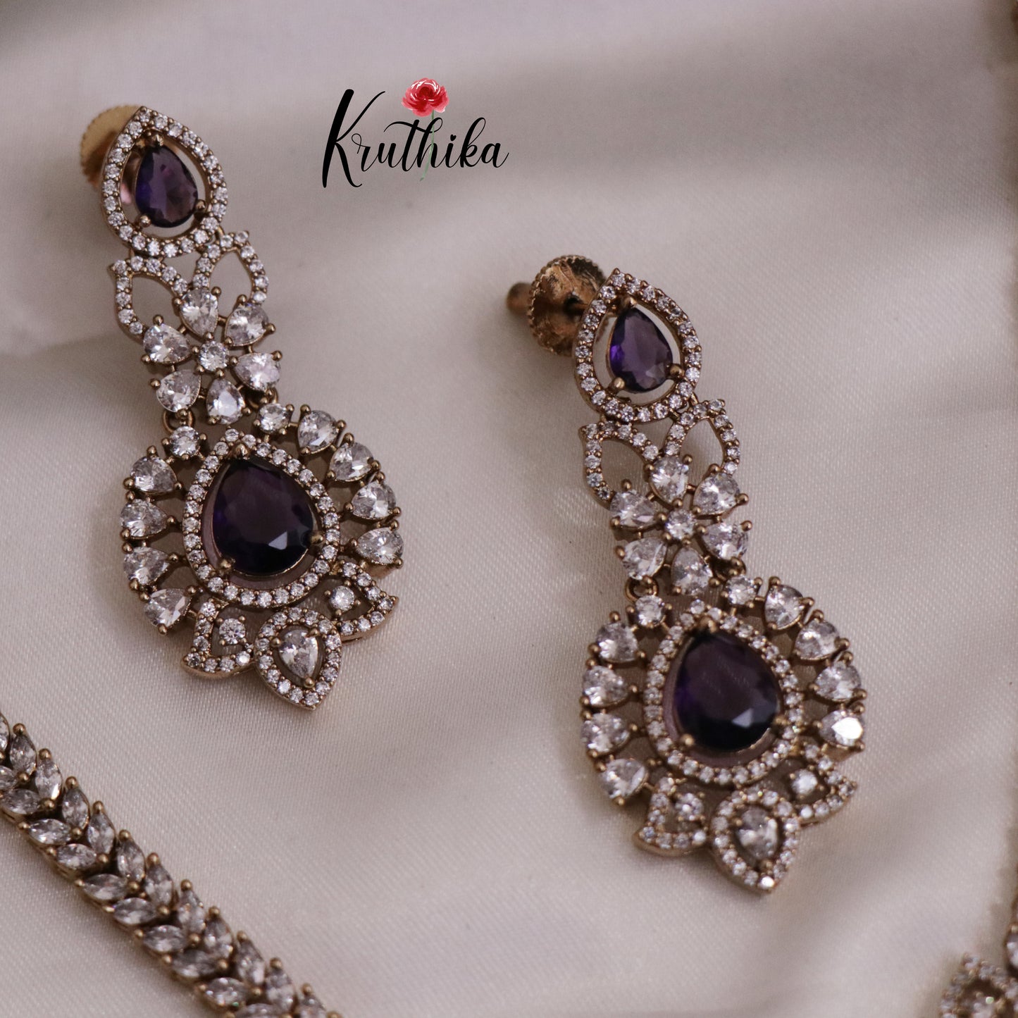 Trendy CZ Sparkling Leaf Pendant Necklace NC2336 (Available in 3 colours)