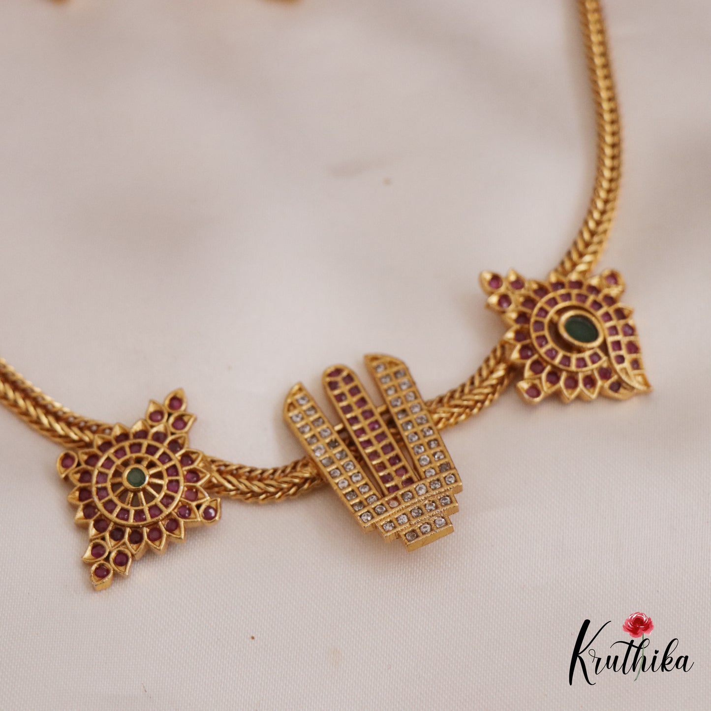 Classic Shanka-Chakra-Nama Motifs Kemp Necklace NC2710