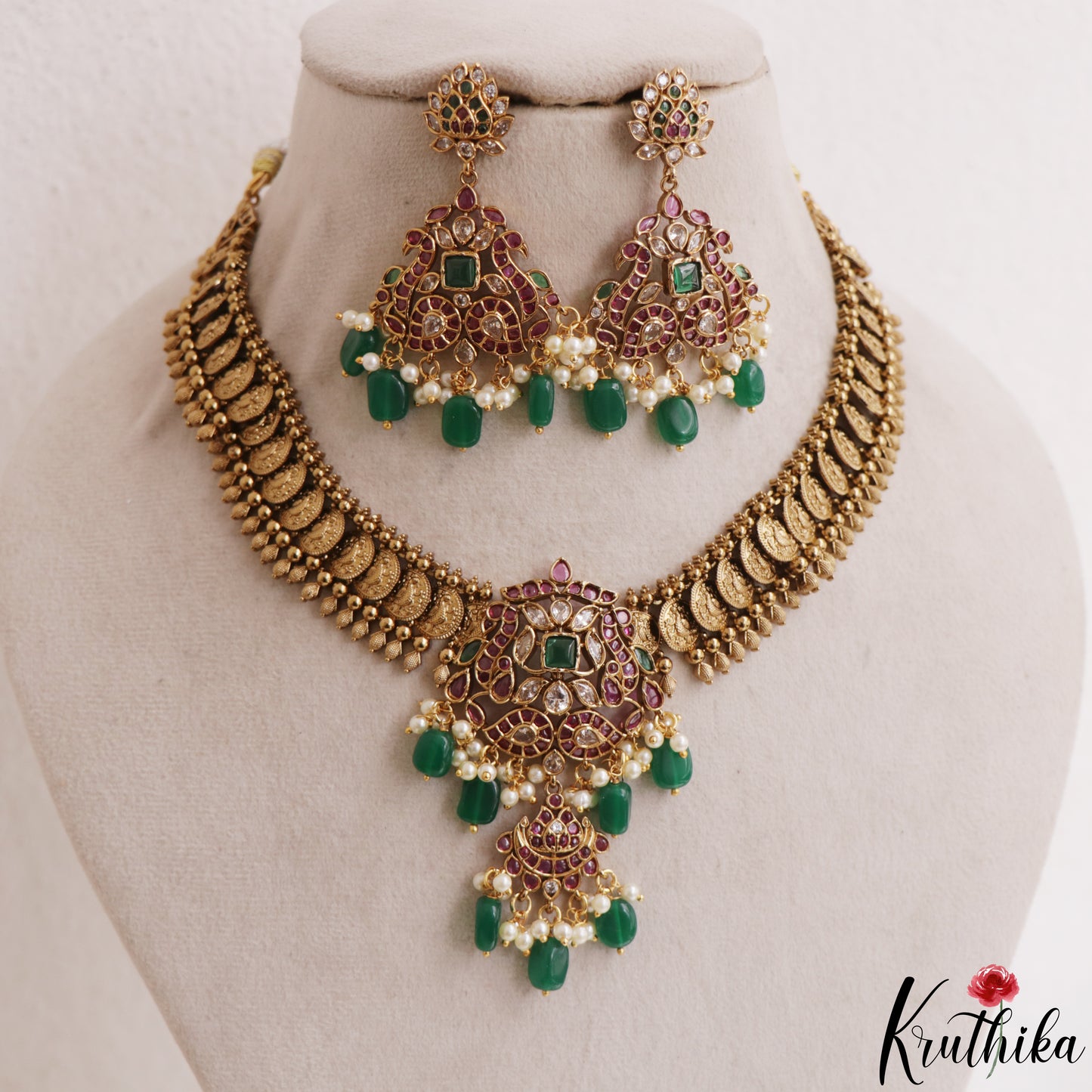 Classic Peacock Leaf Motifs Lakshmi Kasu Kemp Necklace With Green Bead Drops NC3131