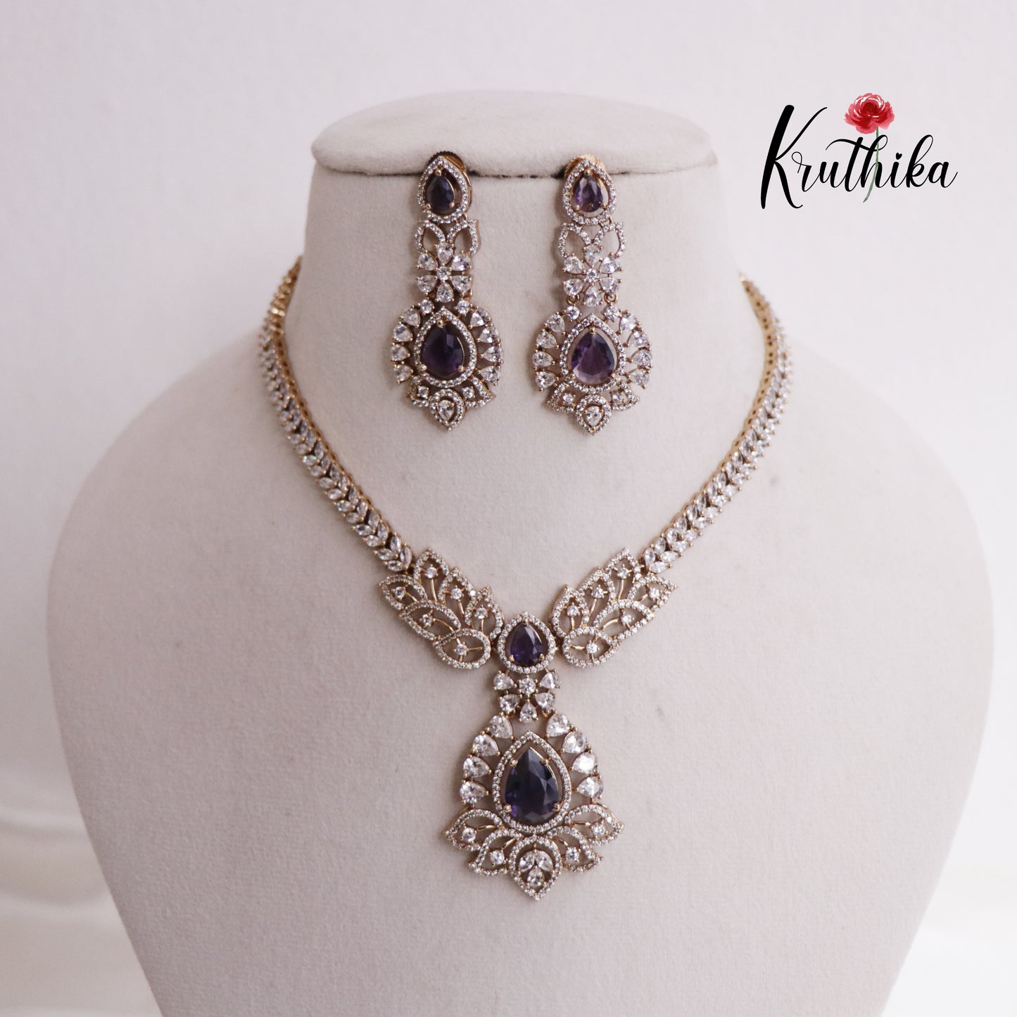 Trendy CZ Sparkling Leaf Pendant Necklace NC2336 (Available in 3 colours)