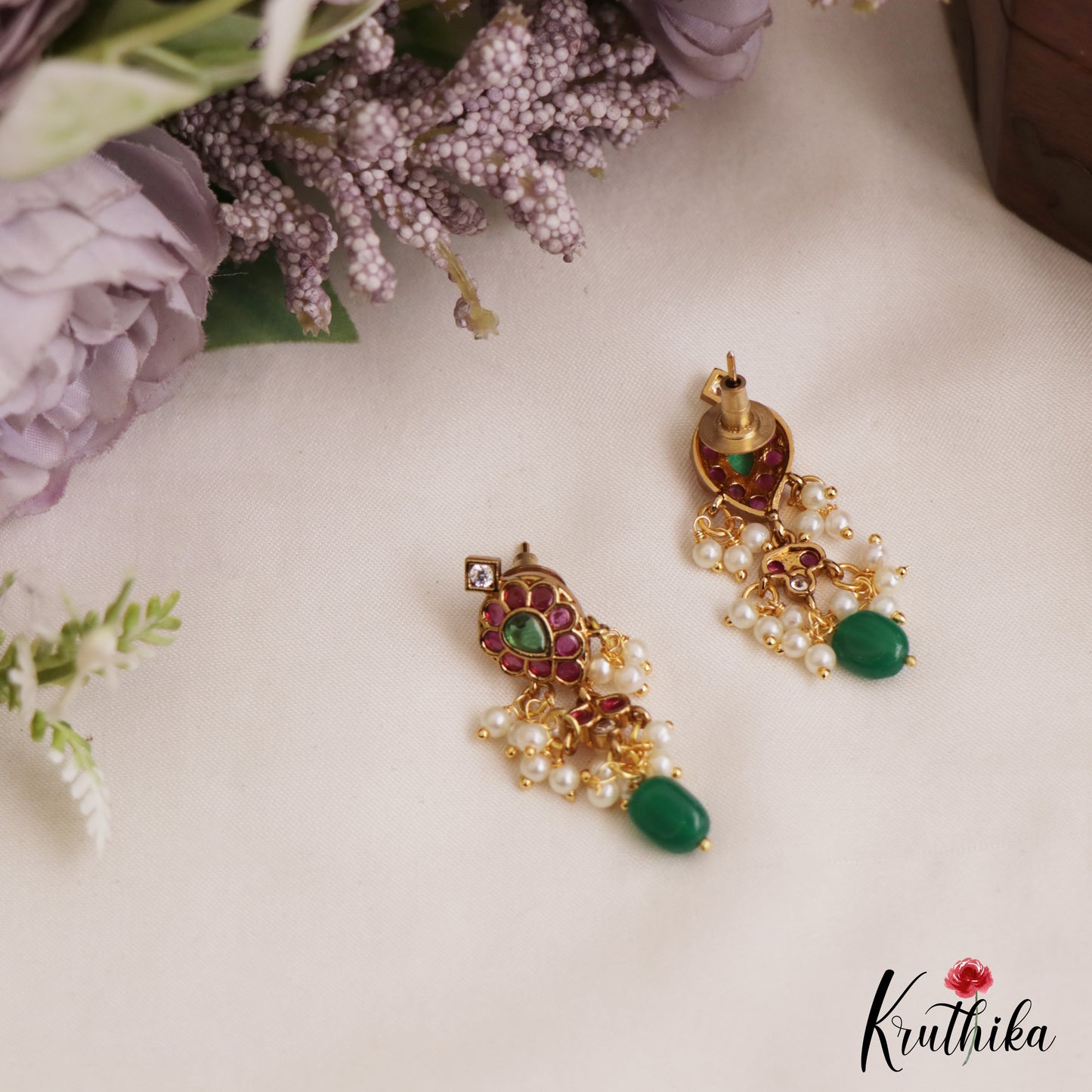 Classic Teardrop Motifs Kemp Earrings With Pearl Bead Drops E1125