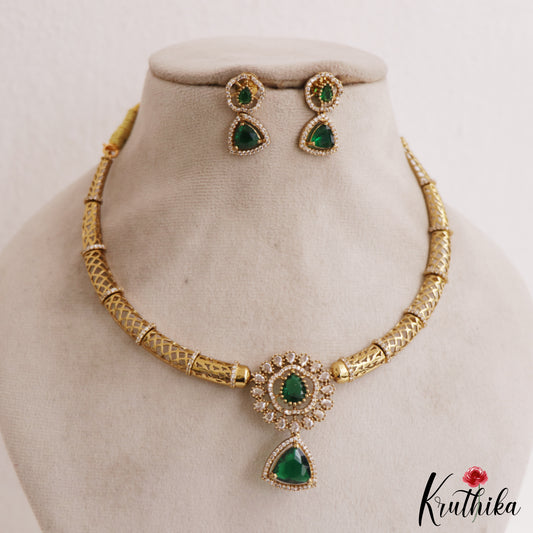 Pretty Teardrop Motifs Hasli Choker NC2927
