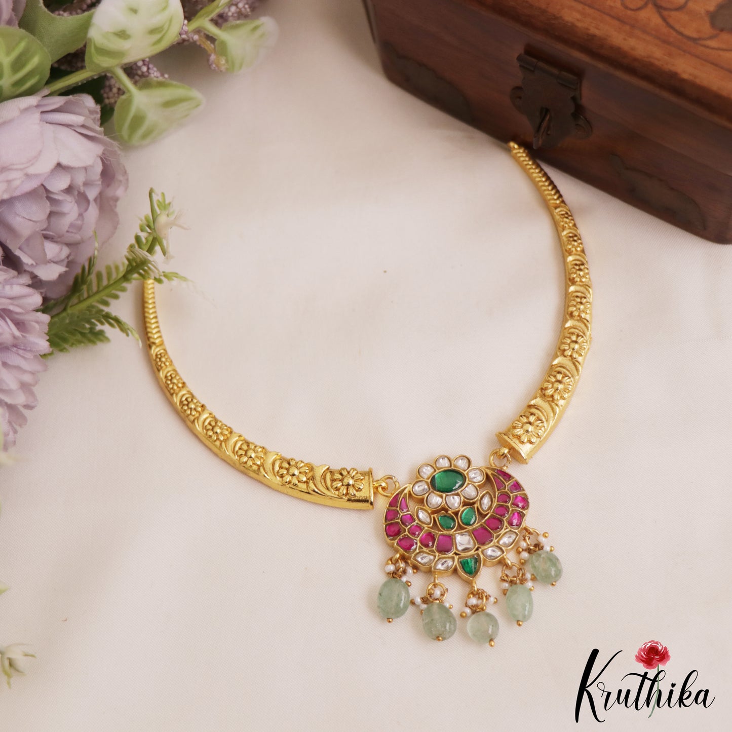 Elegant Floral Motifs Hasli Jadau Choker With Green Bead Drops NC2955