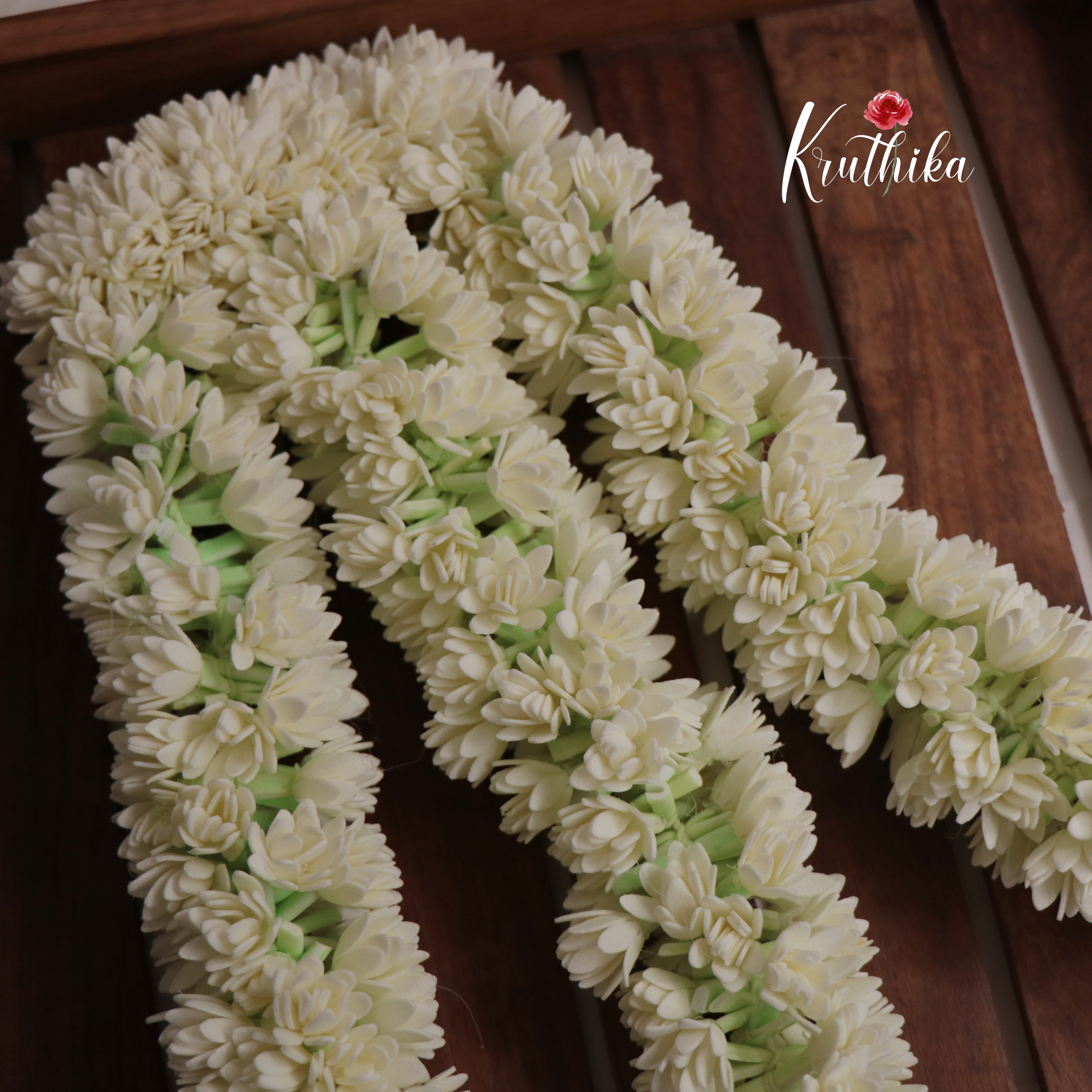 Realistic & reusable 3 strands flowers strings with attached clip G13 ...